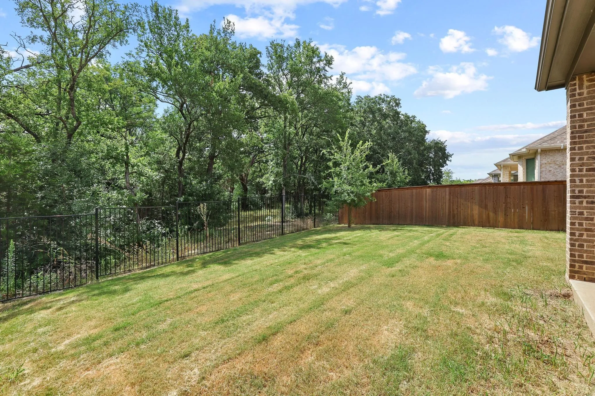Single Family Residence For Sale in Grayson County , 4170 Carter Court, Denison, Texas 75020, 4 Bedroom, 4 Bathroom, 2 Garage spaces, 2,634 Sqft, built in 2023, mls#21329046, Real Estate Agent in Denison, Homes For Sale in Grayson county, Homes For Sale in Denison, Realtor in Denison Texas, Real Estate Brokerage Independent Realty Texas, Luminita Cordes Realtor