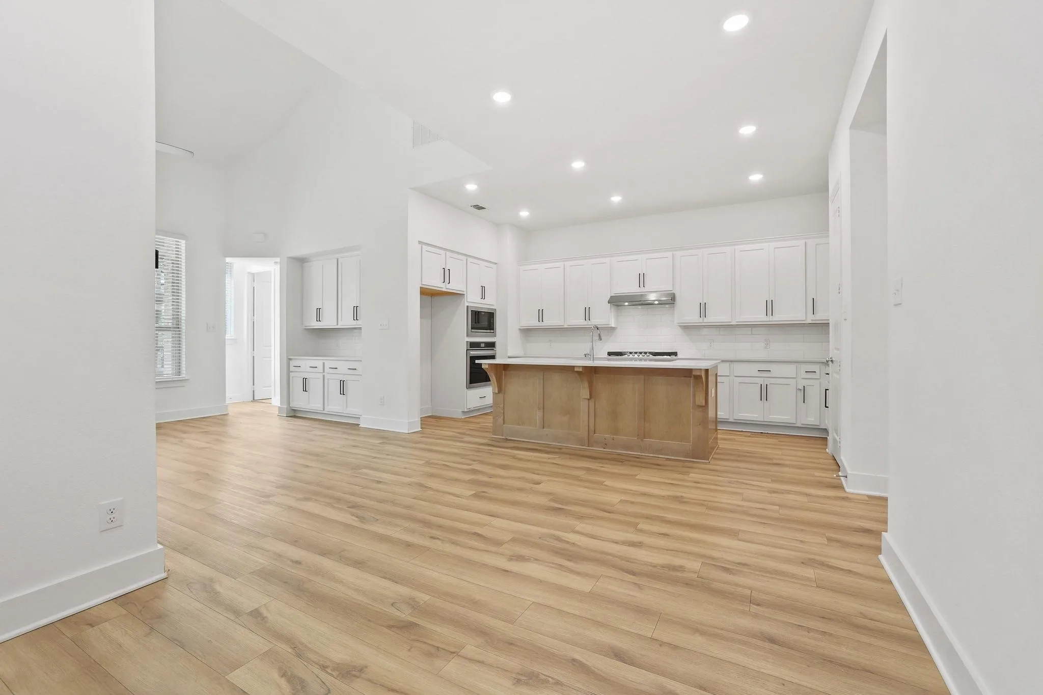 Single Family Residence For Sale in Grayson County , 4170 Carter Court, Denison, Texas 75020, 4 Bedroom, 4 Bathroom, 2 Garage spaces, 2,634 Sqft, built in 2023, mls#21329046, Real Estate Agent in Denison, Homes For Sale in Grayson county, Homes For Sale in Denison, Realtor in Denison Texas, Real Estate Brokerage Independent Realty Texas, Luminita Cordes Realtor