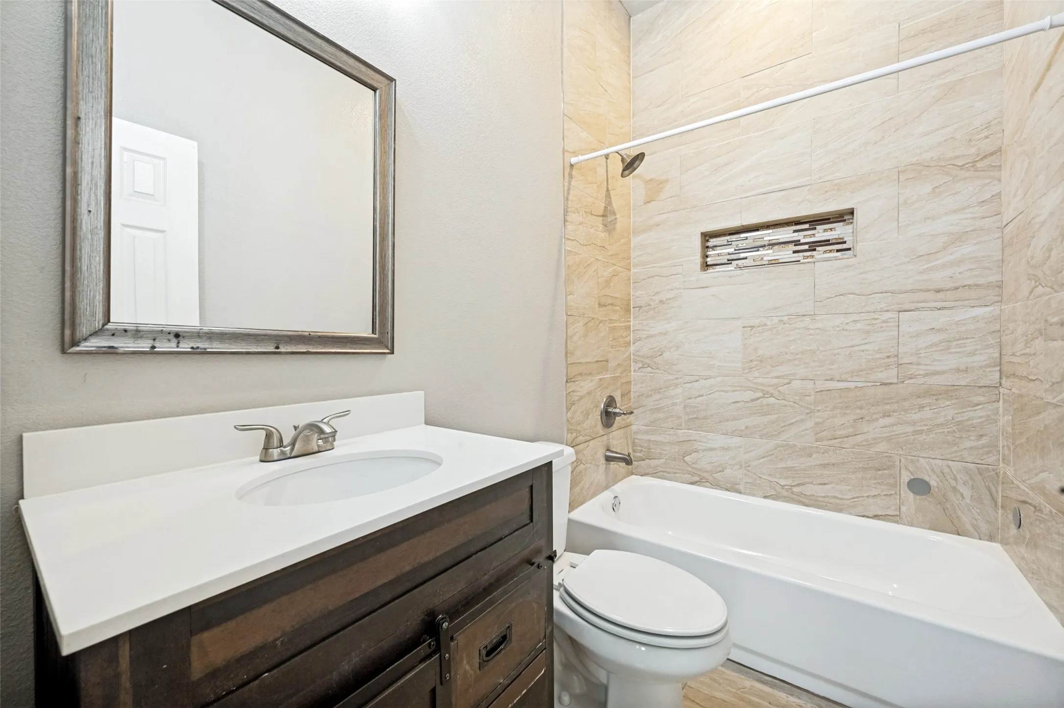 Single Family Residence For Sale in Dallas County , 2733 Carpenter Avenue, Dallas, Texas 75215, 3 Bedrooms, 2 Bathrooms, 2 Garage spaces, 1,643 Sqft, built in 2020, Price $260,000, mls#21329494, Real Estate Agent in Dallas, Homes For Sale in Dallas county, Homes For Sale in Dallas, Realtor in Dallas Texas, Real Estate Brokerage Independent Realty Texas, Luminita Cordes Realtor