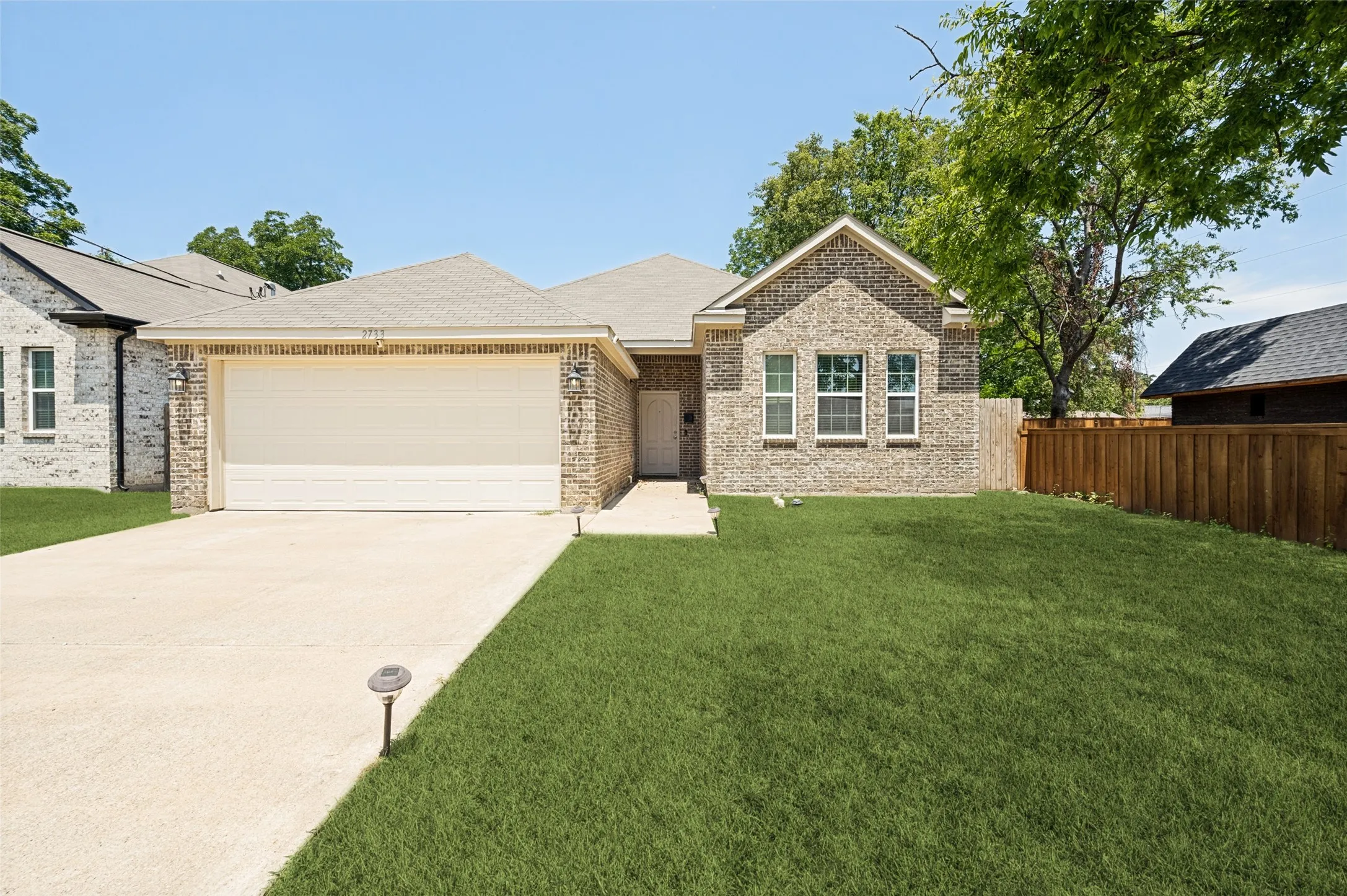 Single Family Residence For Sale in Dallas County , 2733 Carpenter Avenue, Dallas, Texas 75215, 3 Bedrooms, 2 Bathrooms, 2 Garage spaces, 1,643 Sqft, built in 2020, Price $260,000, mls#21329494, Real Estate Agent in Dallas, Homes For Sale in Dallas county, Homes For Sale in Dallas, Realtor in Dallas Texas, Real Estate Brokerage Independent Realty Texas, Luminita Cordes Realtor