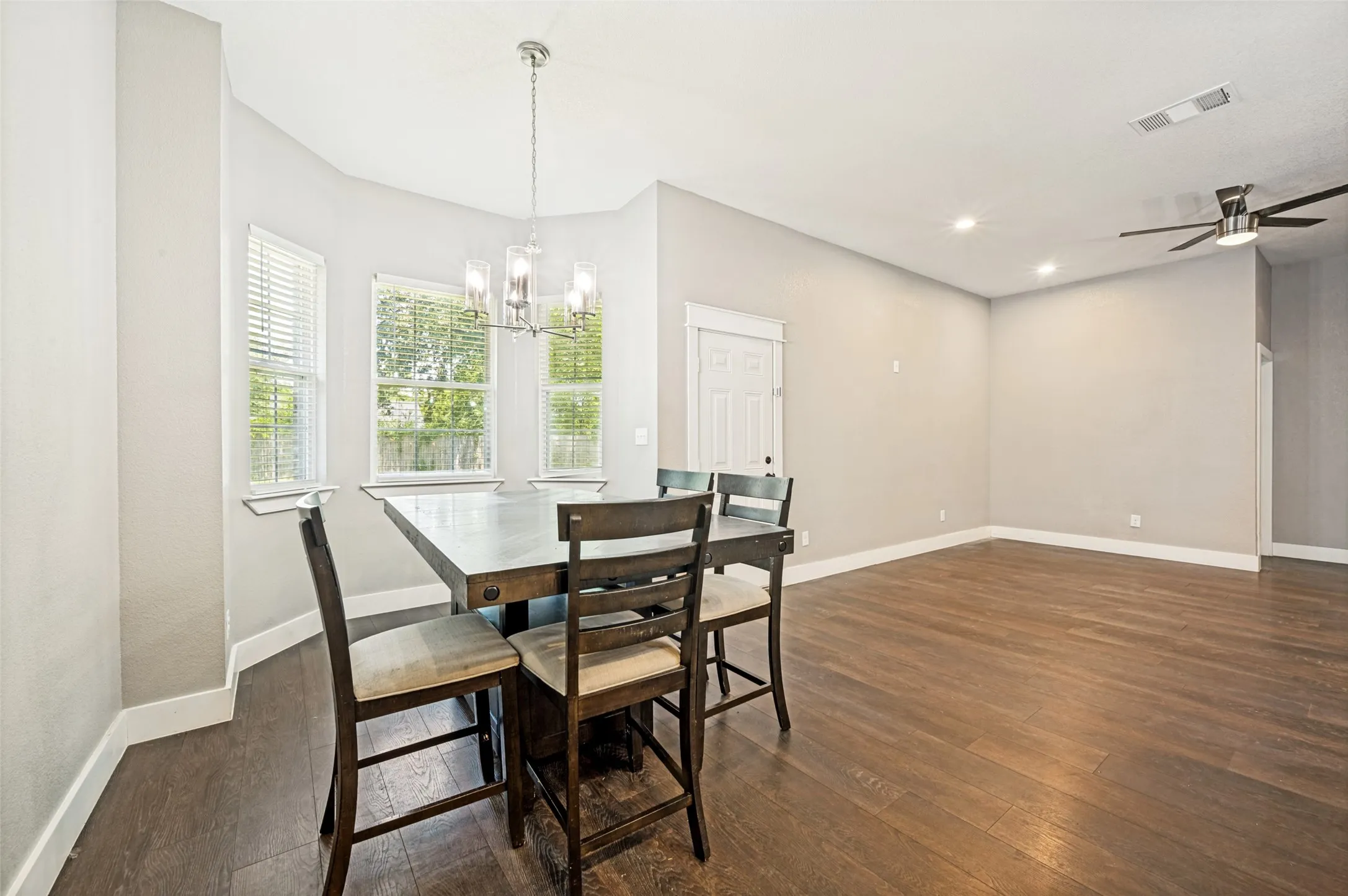 Single Family Residence For Sale in Dallas County , 2733 Carpenter Avenue, Dallas, Texas 75215, 3 Bedrooms, 2 Bathrooms, 2 Garage spaces, 1,643 Sqft, built in 2020, Price $260,000, mls#21329494, Real Estate Agent in Dallas, Homes For Sale in Dallas county, Homes For Sale in Dallas, Realtor in Dallas Texas, Real Estate Brokerage Independent Realty Texas, Luminita Cordes Realtor