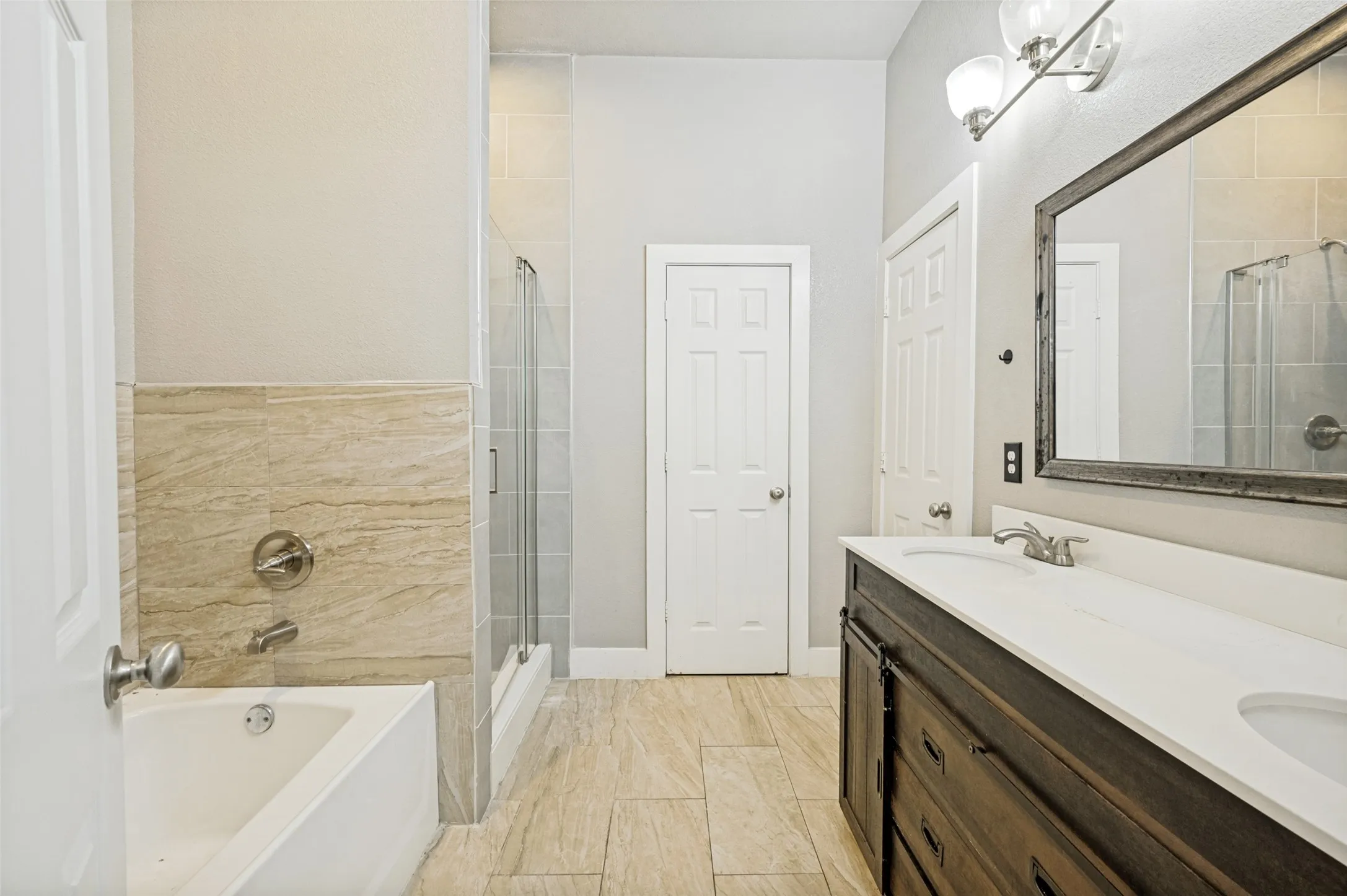 Single Family Residence For Sale in Dallas County , 2733 Carpenter Avenue, Dallas, Texas 75215, 3 Bedrooms, 2 Bathrooms, 2 Garage spaces, 1,643 Sqft, built in 2020, Price $260,000, mls#21329494, Real Estate Agent in Dallas, Homes For Sale in Dallas county, Homes For Sale in Dallas, Realtor in Dallas Texas, Real Estate Brokerage Independent Realty Texas, Luminita Cordes Realtor
