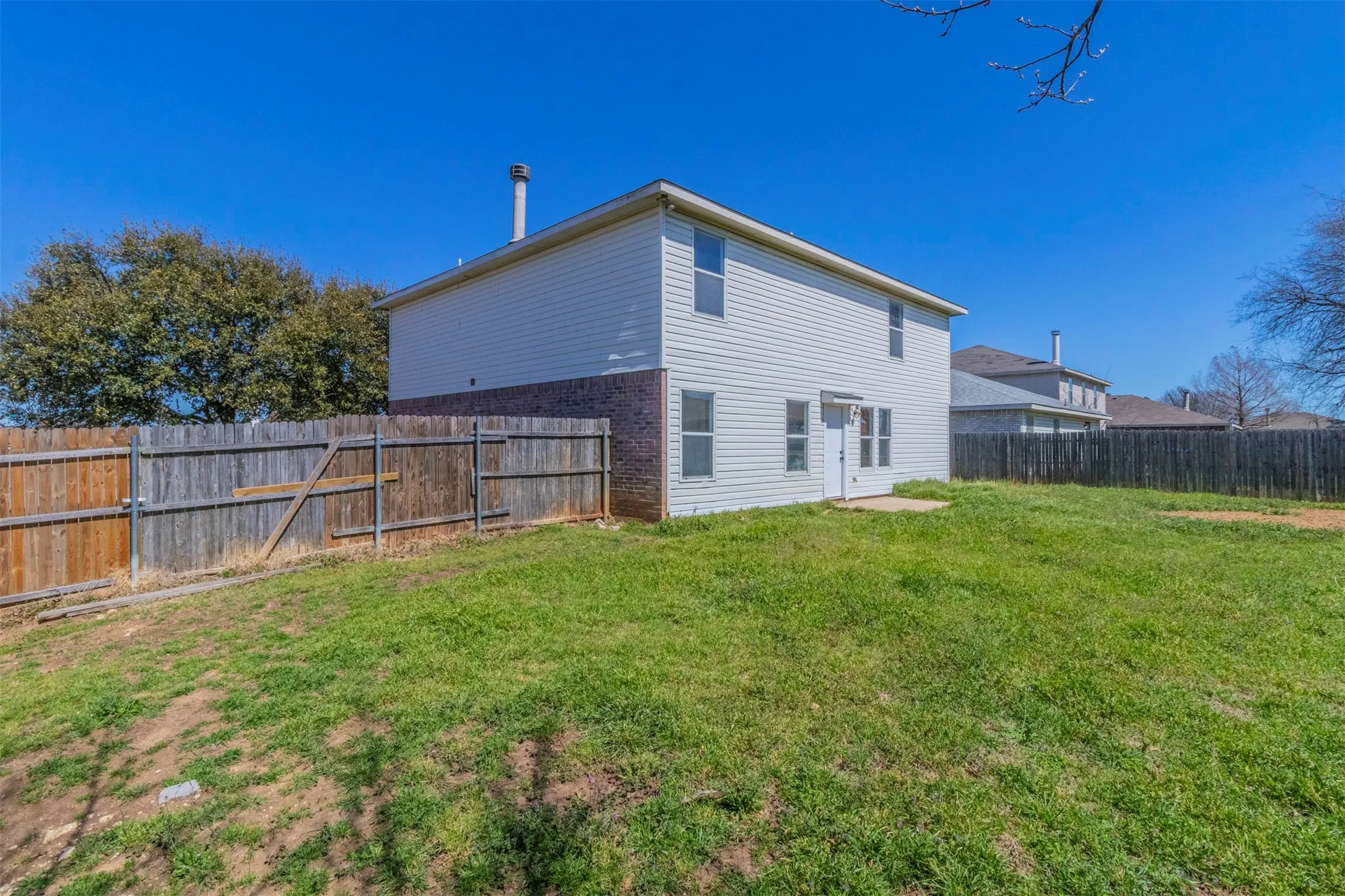 Single Family Residence For Sale in Tarrant County , 3883 Steeplechase Drive, Fort Worth, Texas 76123, 4 Bedroom, 2 Bathroom, 2 Garage spaces, 2,505 Sqft, built in 1998, mls#21329509, Real Estate Agent in Fort Worth, Homes For Sale in Tarrant county, Homes For Sale in Fort Worth, Realtor in Fort Worth Texas, Real Estate Brokerage Independent Realty Texas, Luminita Cordes Realtor