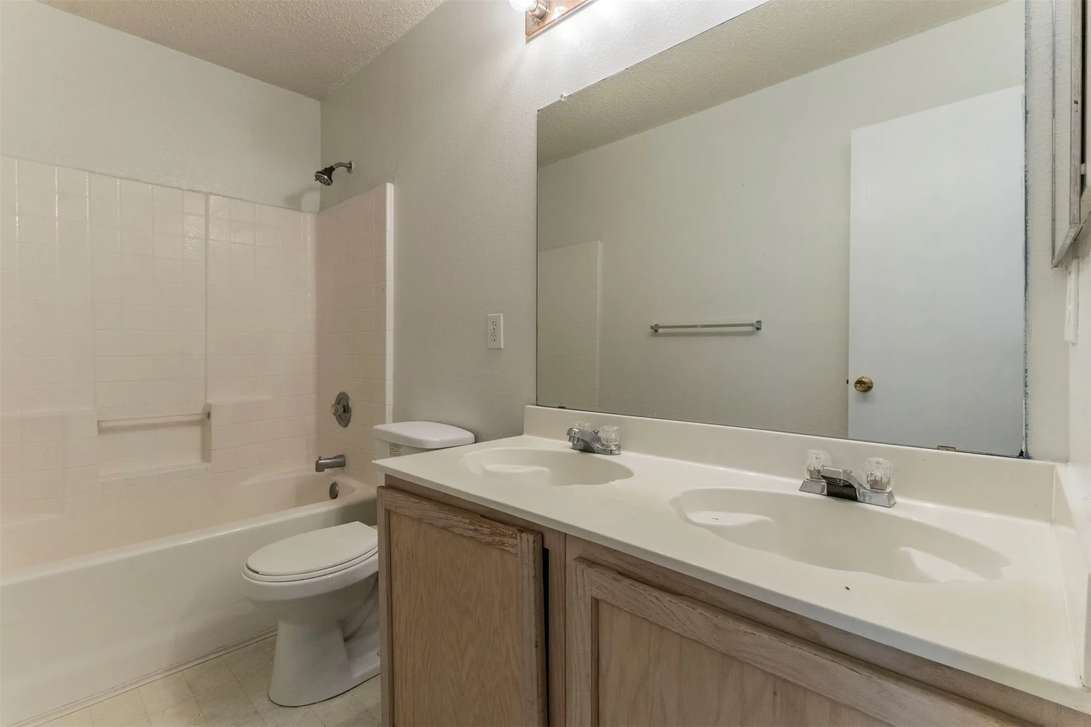 Single Family Residence For Sale in Tarrant County , 3883 Steeplechase Drive, Fort Worth, Texas 76123, 4 Bedroom, 2 Bathroom, 2 Garage spaces, 2,505 Sqft, built in 1998, mls#21329509, Real Estate Agent in Fort Worth, Homes For Sale in Tarrant county, Homes For Sale in Fort Worth, Realtor in Fort Worth Texas, Real Estate Brokerage Independent Realty Texas, Luminita Cordes Realtor