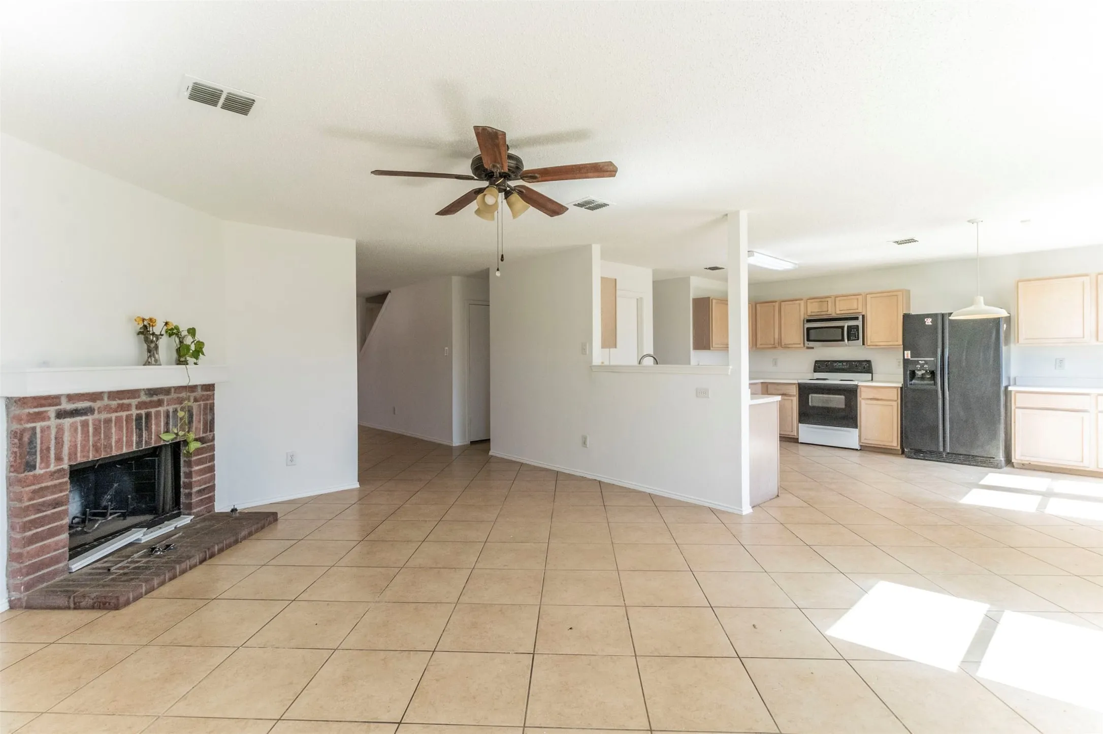 Single Family Residence For Sale in Tarrant County , 3883 Steeplechase Drive, Fort Worth, Texas 76123, 4 Bedroom, 2 Bathroom, 2 Garage spaces, 2,505 Sqft, built in 1998, mls#21329509, Real Estate Agent in Fort Worth, Homes For Sale in Tarrant county, Homes For Sale in Fort Worth, Realtor in Fort Worth Texas, Real Estate Brokerage Independent Realty Texas, Luminita Cordes Realtor