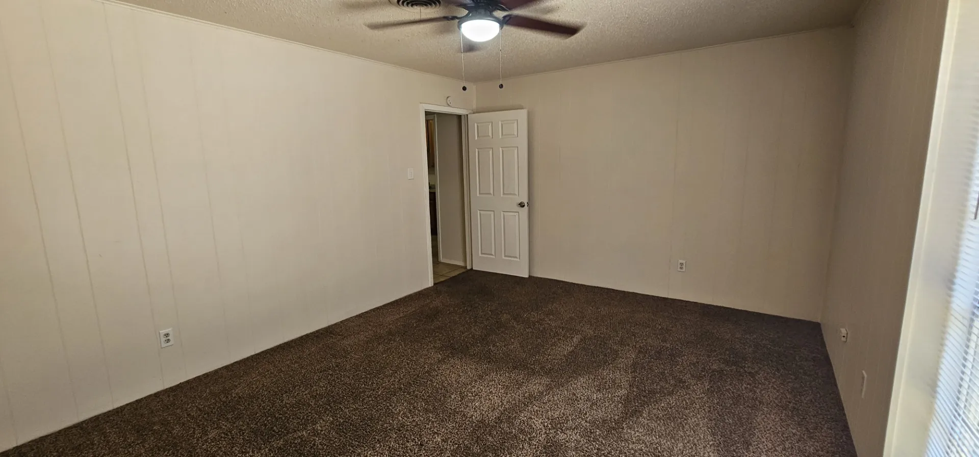 Single Family Residence For Rent in Tarrant County , 7205 Merry Lane, Fort Worth, Texas 76112, 3 Bedroom, 2 Bathroom, Garage spaces, 1,772 Sqft, built in 1965, mls#21329515, Real Estate Agent in Fort Worth, Homes For Rent in Tarrant county, Homes For Rent in Fort Worth, Realtor in Fort Worth Texas, Real Estate Brokerage Independent Realty Texas, Luminita Cordes Realtor