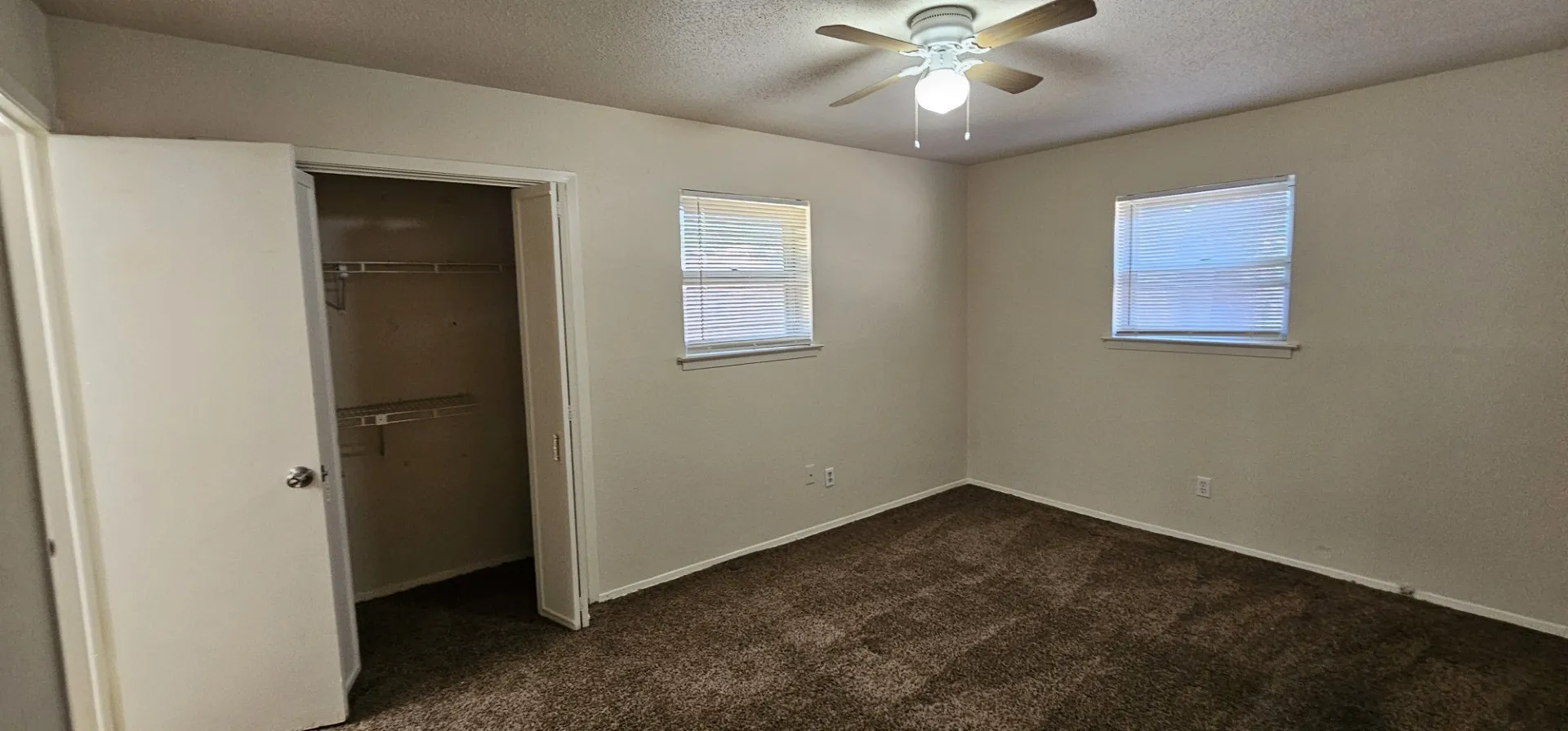Single Family Residence For Rent in Tarrant County , 7205 Merry Lane, Fort Worth, Texas 76112, 3 Bedroom, 2 Bathroom, Garage spaces, 1,772 Sqft, built in 1965, mls#21329515, Real Estate Agent in Fort Worth, Homes For Rent in Tarrant county, Homes For Rent in Fort Worth, Realtor in Fort Worth Texas, Real Estate Brokerage Independent Realty Texas, Luminita Cordes Realtor