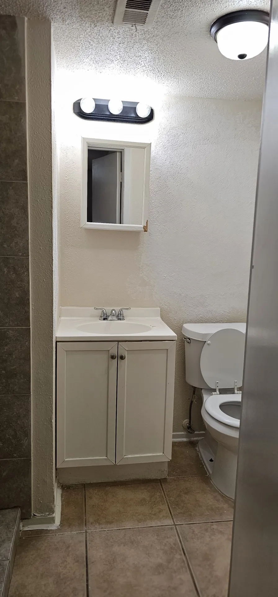 Single Family Residence For Rent in Tarrant County , 7205 Merry Lane, Fort Worth, Texas 76112, 3 Bedroom, 2 Bathroom, Garage spaces, 1,772 Sqft, built in 1965, mls#21329515, Real Estate Agent in Fort Worth, Homes For Rent in Tarrant county, Homes For Rent in Fort Worth, Realtor in Fort Worth Texas, Real Estate Brokerage Independent Realty Texas, Luminita Cordes Realtor