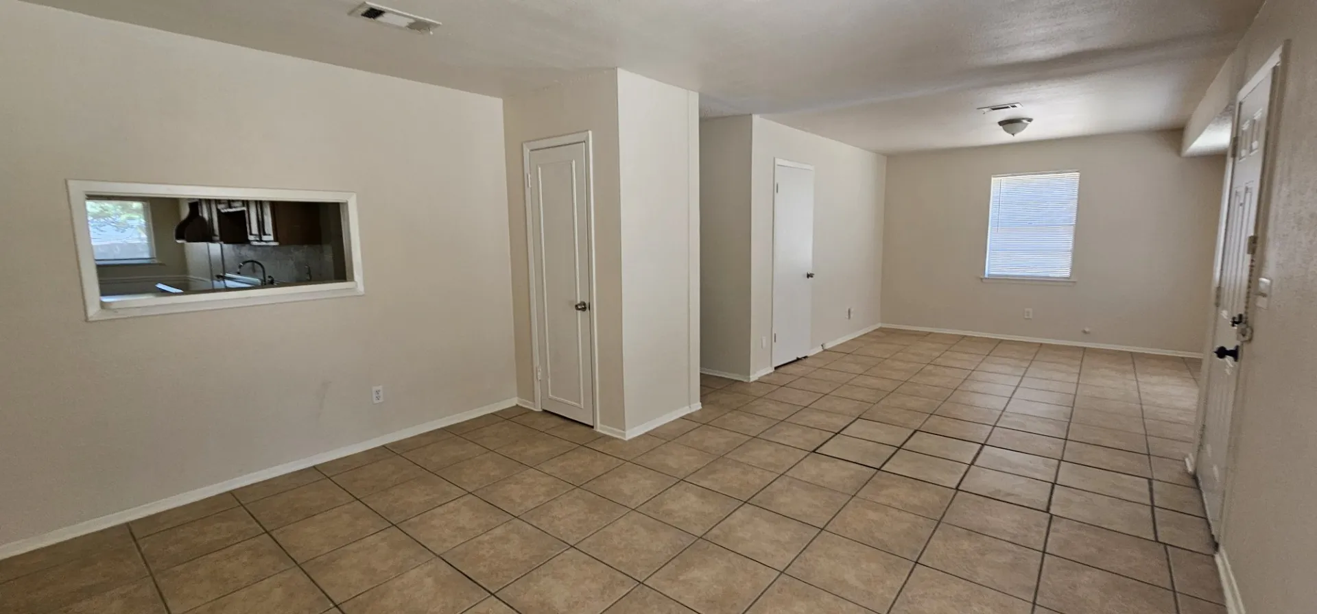 Single Family Residence For Rent in Tarrant County , 7205 Merry Lane, Fort Worth, Texas 76112, 3 Bedroom, 2 Bathroom, Garage spaces, 1,772 Sqft, built in 1965, mls#21329515, Real Estate Agent in Fort Worth, Homes For Rent in Tarrant county, Homes For Rent in Fort Worth, Realtor in Fort Worth Texas, Real Estate Brokerage Independent Realty Texas, Luminita Cordes Realtor