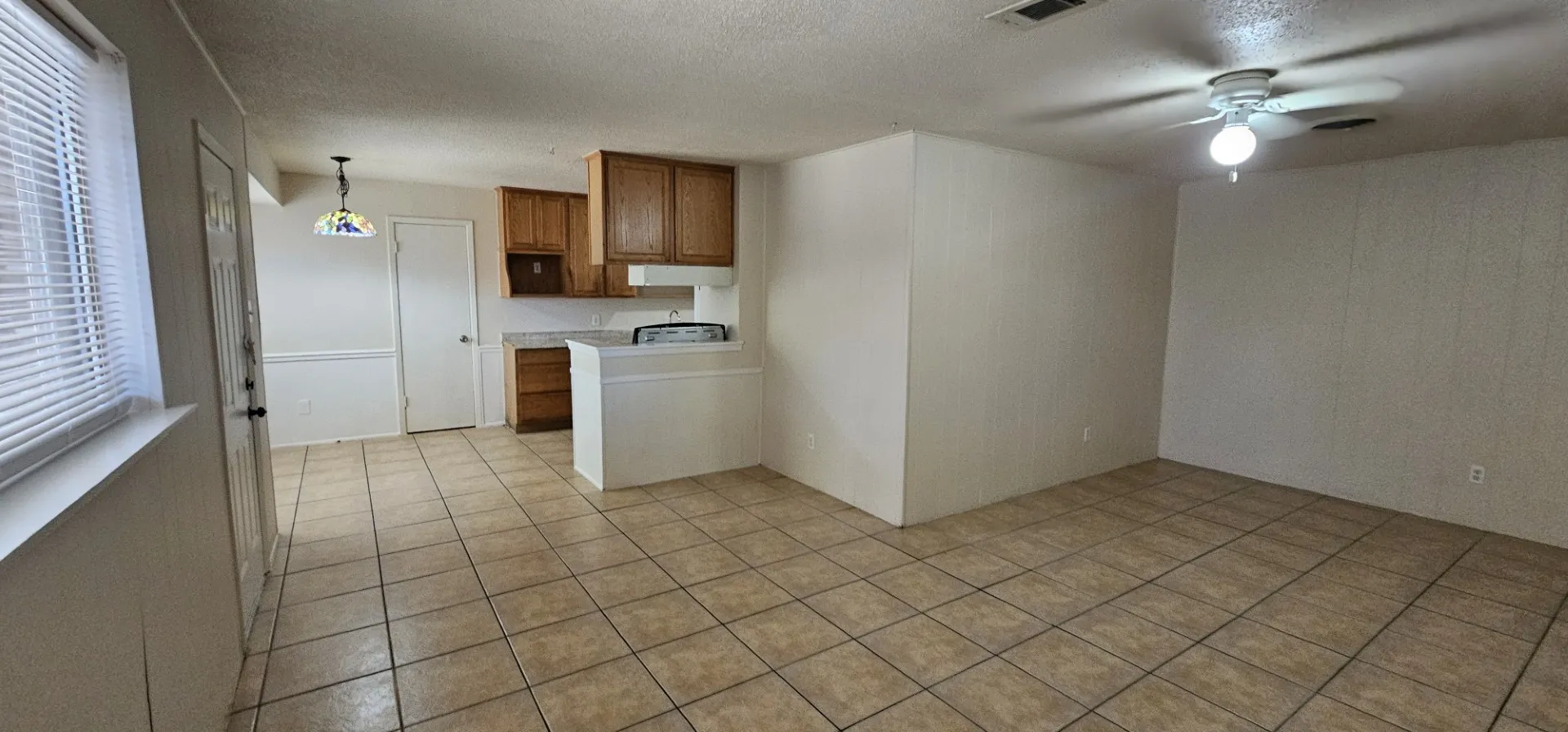 Single Family Residence For Rent in Tarrant County , 7205 Merry Lane, Fort Worth, Texas 76112, 3 Bedroom, 2 Bathroom, Garage spaces, 1,772 Sqft, built in 1965, mls#21329515, Real Estate Agent in Fort Worth, Homes For Rent in Tarrant county, Homes For Rent in Fort Worth, Realtor in Fort Worth Texas, Real Estate Brokerage Independent Realty Texas, Luminita Cordes Realtor