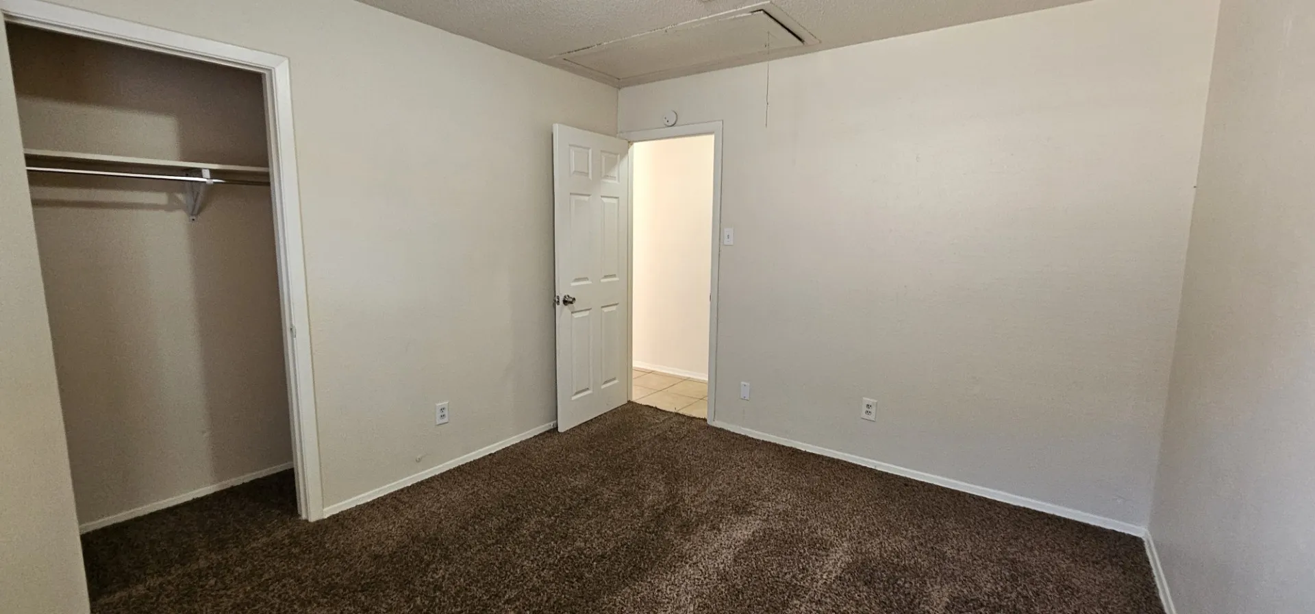 Single Family Residence For Rent in Tarrant County , 7205 Merry Lane, Fort Worth, Texas 76112, 3 Bedroom, 2 Bathroom, Garage spaces, 1,772 Sqft, built in 1965, mls#21329515, Real Estate Agent in Fort Worth, Homes For Rent in Tarrant county, Homes For Rent in Fort Worth, Realtor in Fort Worth Texas, Real Estate Brokerage Independent Realty Texas, Luminita Cordes Realtor