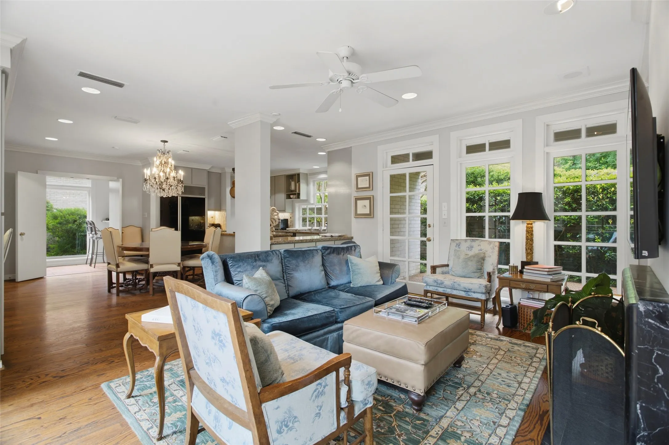 Single Family Residence For Sale in Tarrant County , 1111 Pebble Creek Road, Fort Worth, Texas 76107, 4 Bedroom, 5 Bathroom, 2 Garage spaces, 5,484 Sqft, built in 1985, mls#21318747, Real Estate Agent in Fort Worth, Homes For Sale in Tarrant county, Homes For Sale in Fort Worth, Realtor in Fort Worth Texas, Real Estate Brokerage Independent Realty Texas, Luminita Cordes Realtor