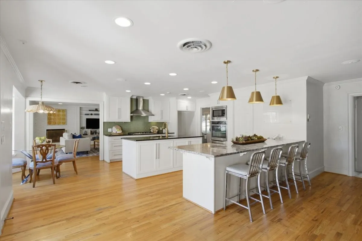 Single Family Residence For Sale in Tarrant County , 4500 Ranch View Road, Fort Worth, Texas 76109, 4 Bedroom, 3 Bathroom, 2 Garage spaces, 3,628 Sqft, built in 1965, mls#21329473, Real Estate Agent in Fort Worth, Homes For Sale in Tarrant county, Homes For Sale in Fort Worth, Realtor in Fort Worth Texas, Real Estate Brokerage Independent Realty Texas, Luminita Cordes Realtor