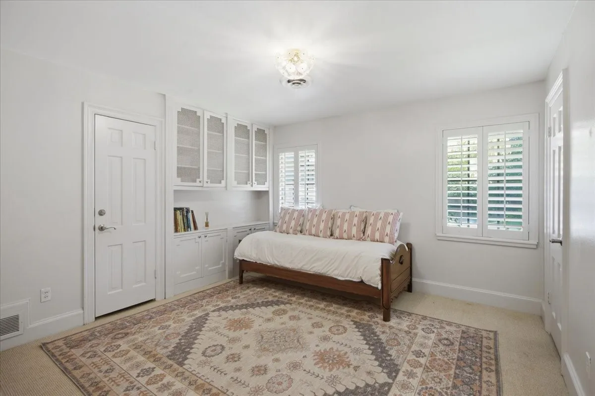 Single Family Residence For Sale in Tarrant County , 4500 Ranch View Road, Fort Worth, Texas 76109, 4 Bedroom, 3 Bathroom, 2 Garage spaces, 3,628 Sqft, built in 1965, mls#21329473, Real Estate Agent in Fort Worth, Homes For Sale in Tarrant county, Homes For Sale in Fort Worth, Realtor in Fort Worth Texas, Real Estate Brokerage Independent Realty Texas, Luminita Cordes Realtor