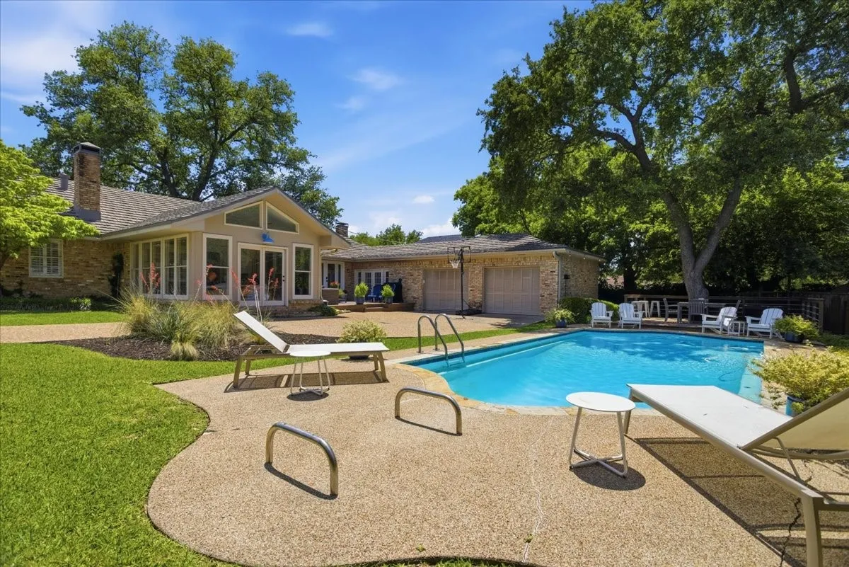 Single Family Residence For Sale in Tarrant County , 4500 Ranch View Road, Fort Worth, Texas 76109, 4 Bedroom, 3 Bathroom, 2 Garage spaces, 3,628 Sqft, built in 1965, mls#21329473, Real Estate Agent in Fort Worth, Homes For Sale in Tarrant county, Homes For Sale in Fort Worth, Realtor in Fort Worth Texas, Real Estate Brokerage Independent Realty Texas, Luminita Cordes Realtor