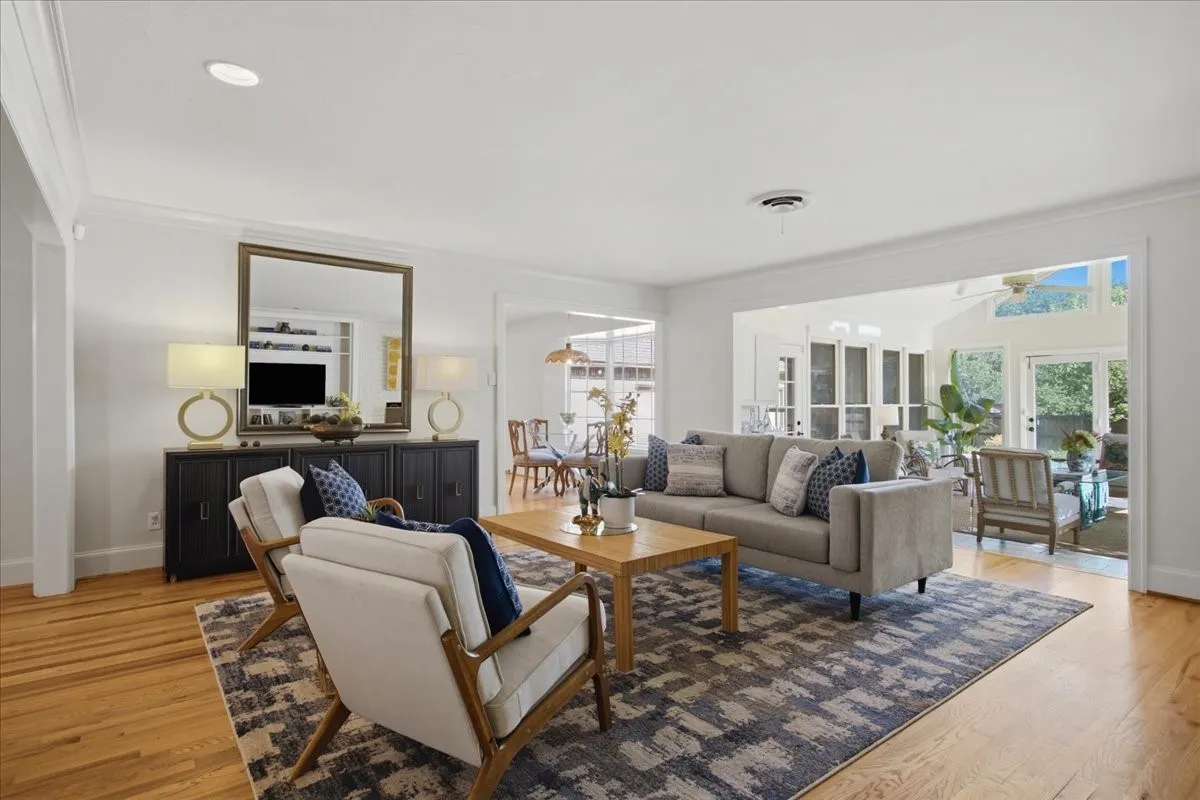 Single Family Residence For Sale in Tarrant County , 4500 Ranch View Road, Fort Worth, Texas 76109, 4 Bedroom, 3 Bathroom, 2 Garage spaces, 3,628 Sqft, built in 1965, mls#21329473, Real Estate Agent in Fort Worth, Homes For Sale in Tarrant county, Homes For Sale in Fort Worth, Realtor in Fort Worth Texas, Real Estate Brokerage Independent Realty Texas, Luminita Cordes Realtor