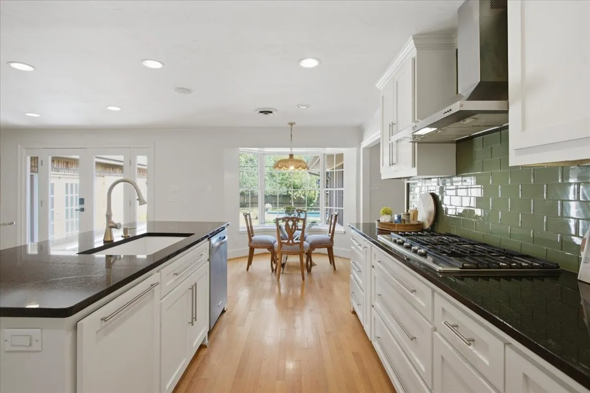 Single Family Residence For Sale in Tarrant County , 4500 Ranch View Road, Fort Worth, Texas 76109, 4 Bedroom, 3 Bathroom, 2 Garage spaces, 3,628 Sqft, built in 1965, mls#21329473, Real Estate Agent in Fort Worth, Homes For Sale in Tarrant county, Homes For Sale in Fort Worth, Realtor in Fort Worth Texas, Real Estate Brokerage Independent Realty Texas, Luminita Cordes Realtor