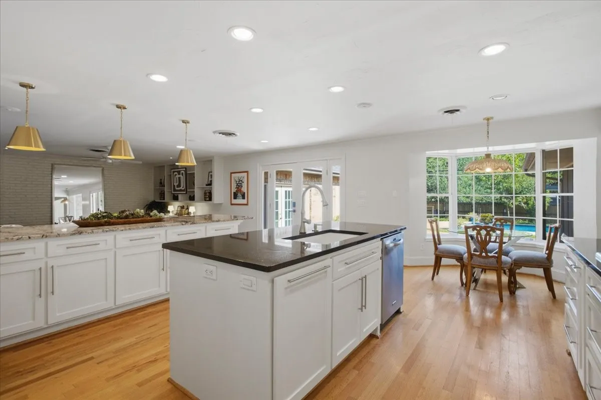 Single Family Residence For Sale in Tarrant County , 4500 Ranch View Road, Fort Worth, Texas 76109, 4 Bedroom, 3 Bathroom, 2 Garage spaces, 3,628 Sqft, built in 1965, mls#21329473, Real Estate Agent in Fort Worth, Homes For Sale in Tarrant county, Homes For Sale in Fort Worth, Realtor in Fort Worth Texas, Real Estate Brokerage Independent Realty Texas, Luminita Cordes Realtor