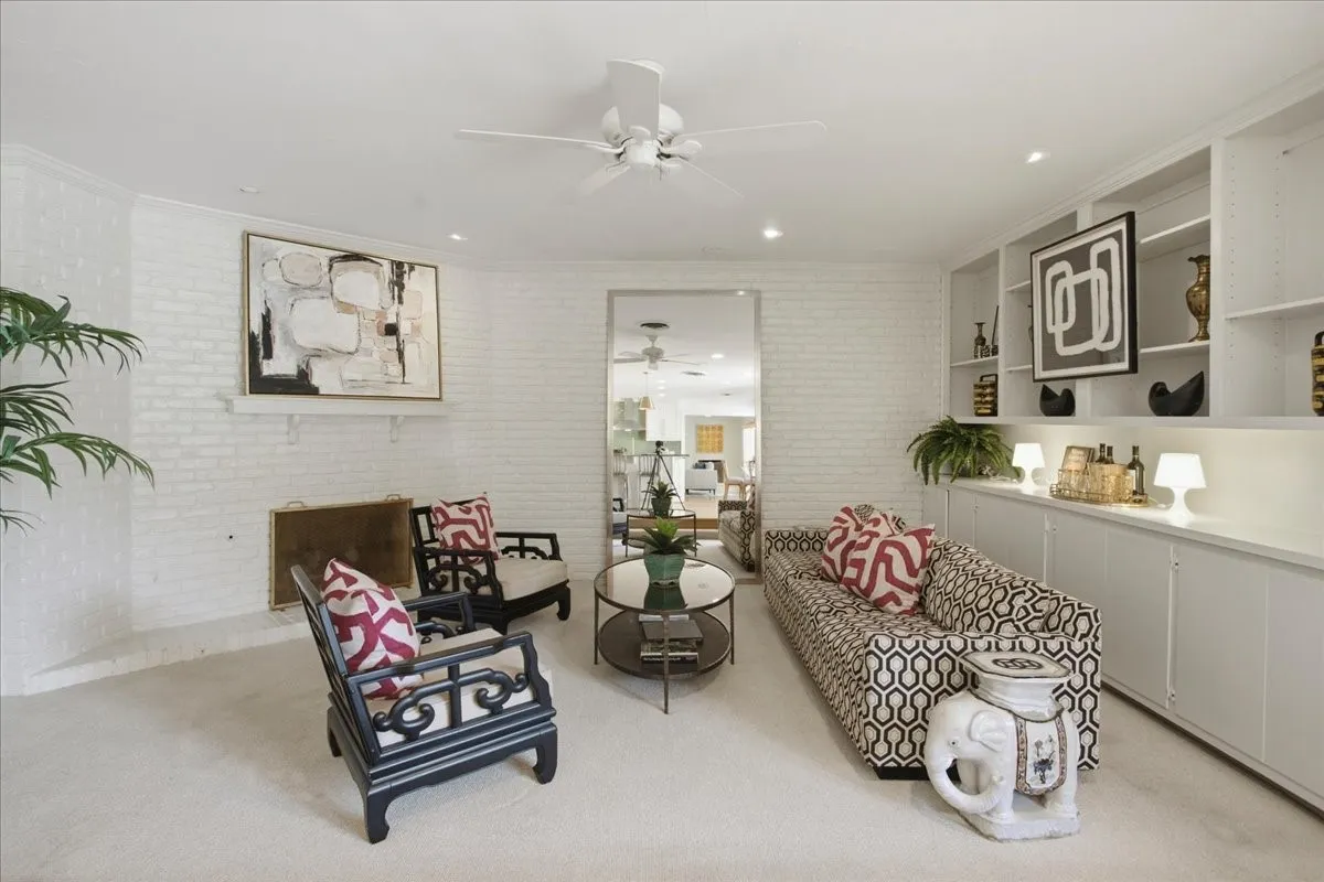 Single Family Residence For Sale in Tarrant County , 4500 Ranch View Road, Fort Worth, Texas 76109, 4 Bedroom, 3 Bathroom, 2 Garage spaces, 3,628 Sqft, built in 1965, mls#21329473, Real Estate Agent in Fort Worth, Homes For Sale in Tarrant county, Homes For Sale in Fort Worth, Realtor in Fort Worth Texas, Real Estate Brokerage Independent Realty Texas, Luminita Cordes Realtor