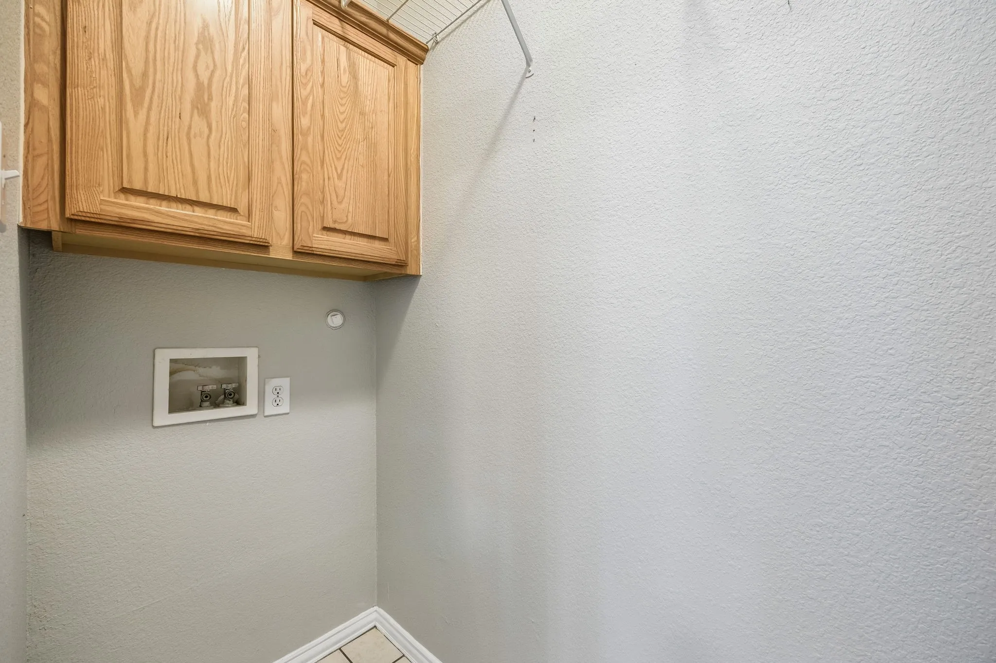 Single Family Residence For Sale in Tarrant County , 4217 Bent Oaks Drive, Arlington, Texas 76001, 4 Bedroom, 3 Bathroom, 2 Garage spaces, 2,689 Sqft, built in 2000, mls#21324331, Real Estate Agent in Arlington, Homes For Sale in Tarrant county, Homes For Sale in Arlington, Realtor in Arlington Texas, Real Estate Brokerage Independent Realty Texas, Luminita Cordes Realtor