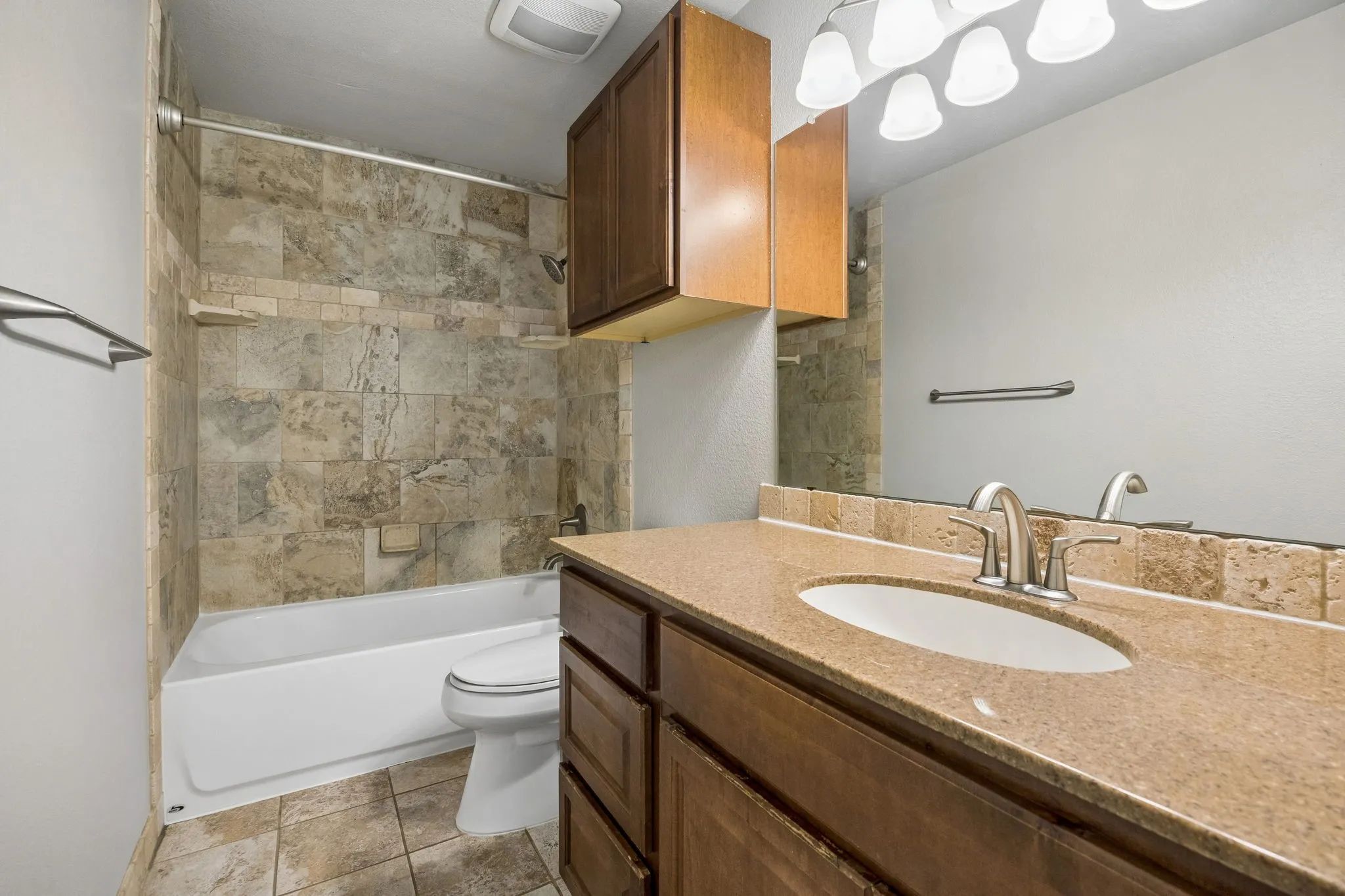 Single Family Residence For Sale in Tarrant County , 4217 Bent Oaks Drive, Arlington, Texas 76001, 4 Bedroom, 3 Bathroom, 2 Garage spaces, 2,689 Sqft, built in 2000, mls#21324331, Real Estate Agent in Arlington, Homes For Sale in Tarrant county, Homes For Sale in Arlington, Realtor in Arlington Texas, Real Estate Brokerage Independent Realty Texas, Luminita Cordes Realtor