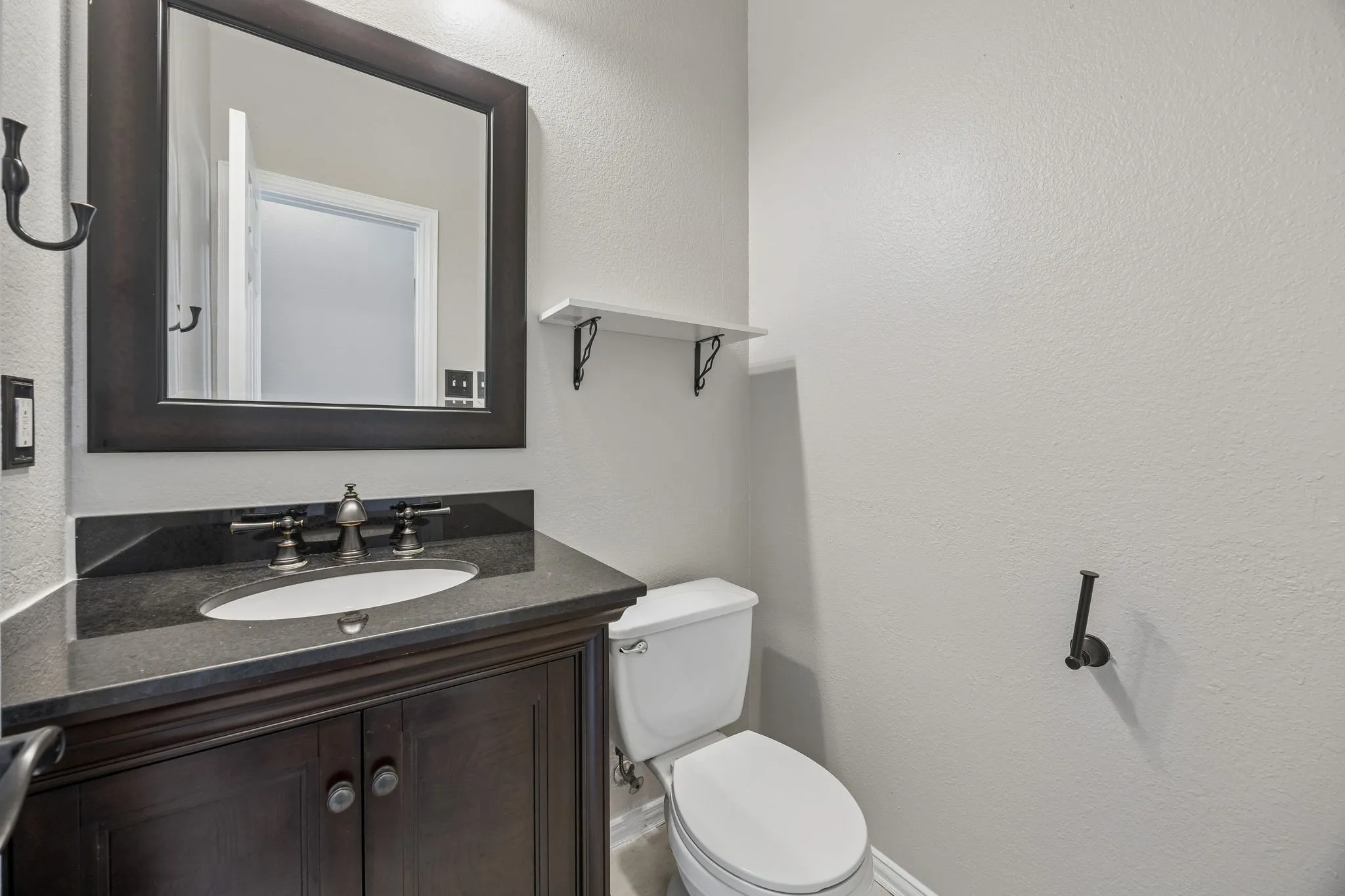 Single Family Residence For Sale in Tarrant County , 4217 Bent Oaks Drive, Arlington, Texas 76001, 4 Bedroom, 3 Bathroom, 2 Garage spaces, 2,689 Sqft, built in 2000, mls#21324331, Real Estate Agent in Arlington, Homes For Sale in Tarrant county, Homes For Sale in Arlington, Realtor in Arlington Texas, Real Estate Brokerage Independent Realty Texas, Luminita Cordes Realtor