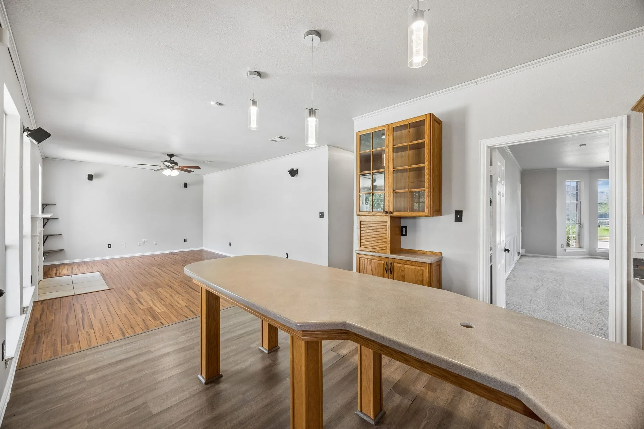 Single Family Residence For Sale in Tarrant County , 4217 Bent Oaks Drive, Arlington, Texas 76001, 4 Bedroom, 3 Bathroom, 2 Garage spaces, 2,689 Sqft, built in 2000, mls#21324331, Real Estate Agent in Arlington, Homes For Sale in Tarrant county, Homes For Sale in Arlington, Realtor in Arlington Texas, Real Estate Brokerage Independent Realty Texas, Luminita Cordes Realtor
