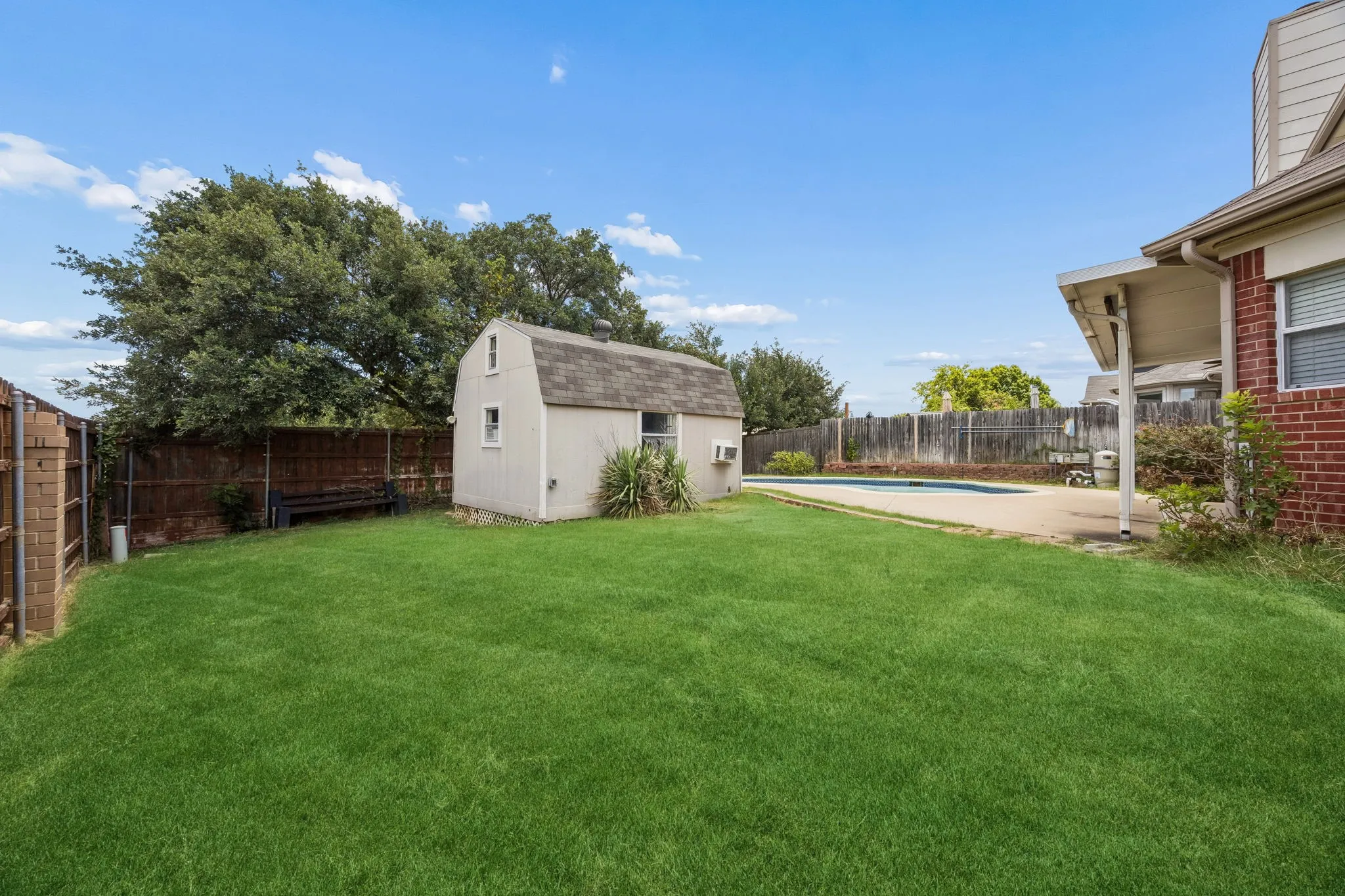 Single Family Residence For Sale in Tarrant County , 4217 Bent Oaks Drive, Arlington, Texas 76001, 4 Bedroom, 3 Bathroom, 2 Garage spaces, 2,689 Sqft, built in 2000, mls#21324331, Real Estate Agent in Arlington, Homes For Sale in Tarrant county, Homes For Sale in Arlington, Realtor in Arlington Texas, Real Estate Brokerage Independent Realty Texas, Luminita Cordes Realtor