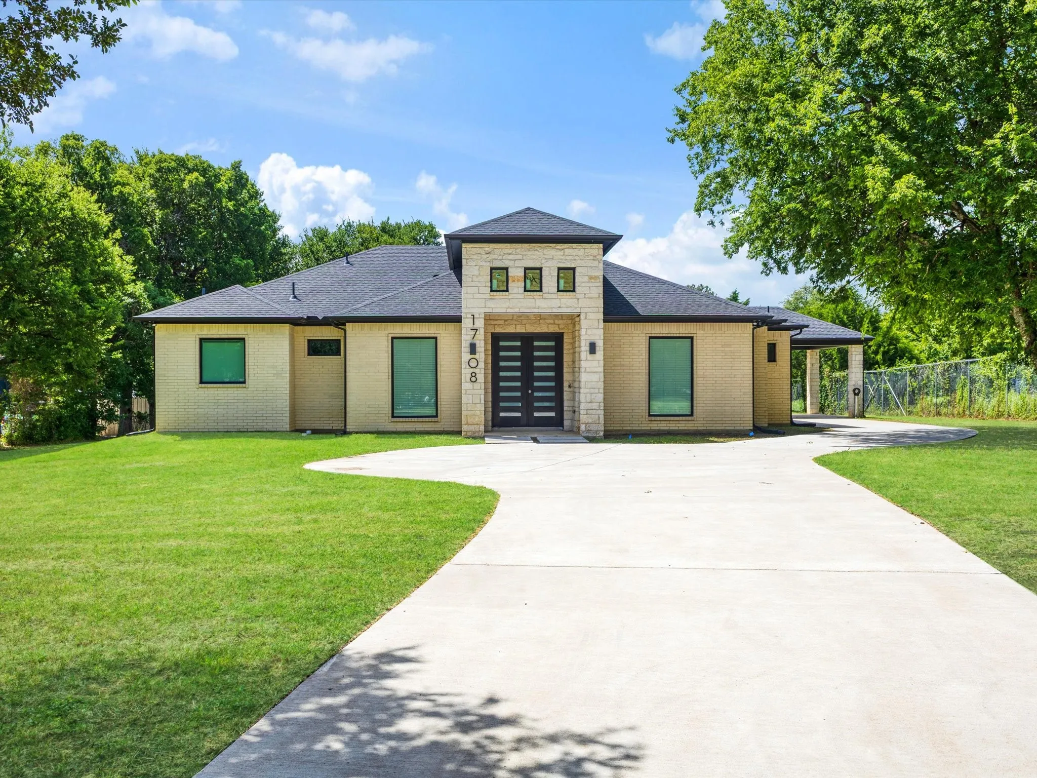 Single Family Residence For Sale in Dallas County , 1708 Dowdy Ferry Road, Hutchins, Texas 75141, 3 Bedroom, 2 Bathroom, 2 Garage spaces, 2,130 Sqft, built in 2022, mls#21329082, Real Estate Agent in Hutchins, Homes For Sale in Dallas county, Homes For Sale in Hutchins, Realtor in Hutchins Texas, Real Estate Brokerage Independent Realty Texas, Luminita Cordes Realtor
