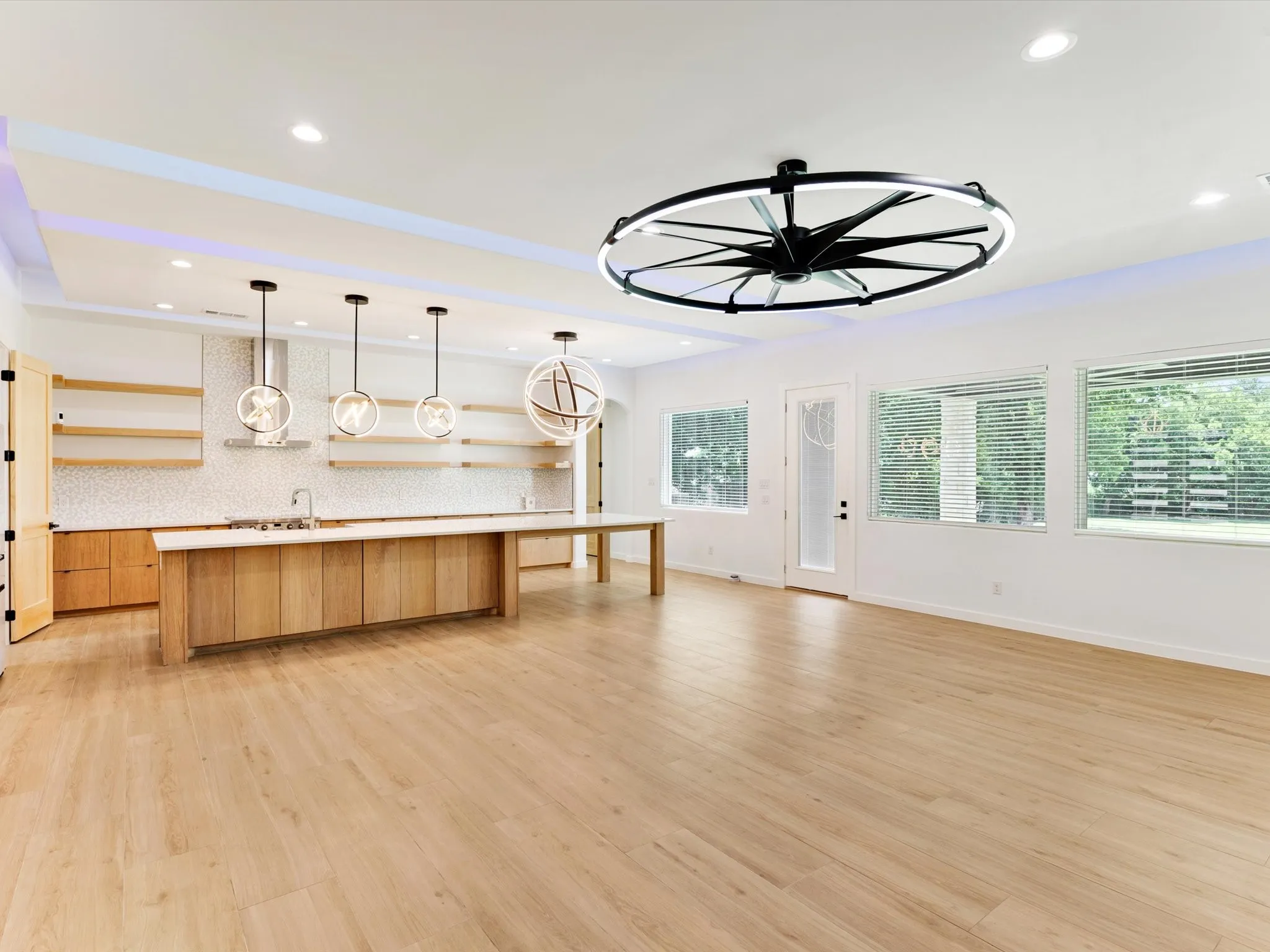 Single Family Residence For Sale in Dallas County , 1708 Dowdy Ferry Road, Hutchins, Texas 75141, 3 Bedroom, 2 Bathroom, 2 Garage spaces, 2,130 Sqft, built in 2022, mls#21329082, Real Estate Agent in Hutchins, Homes For Sale in Dallas county, Homes For Sale in Hutchins, Realtor in Hutchins Texas, Real Estate Brokerage Independent Realty Texas, Luminita Cordes Realtor