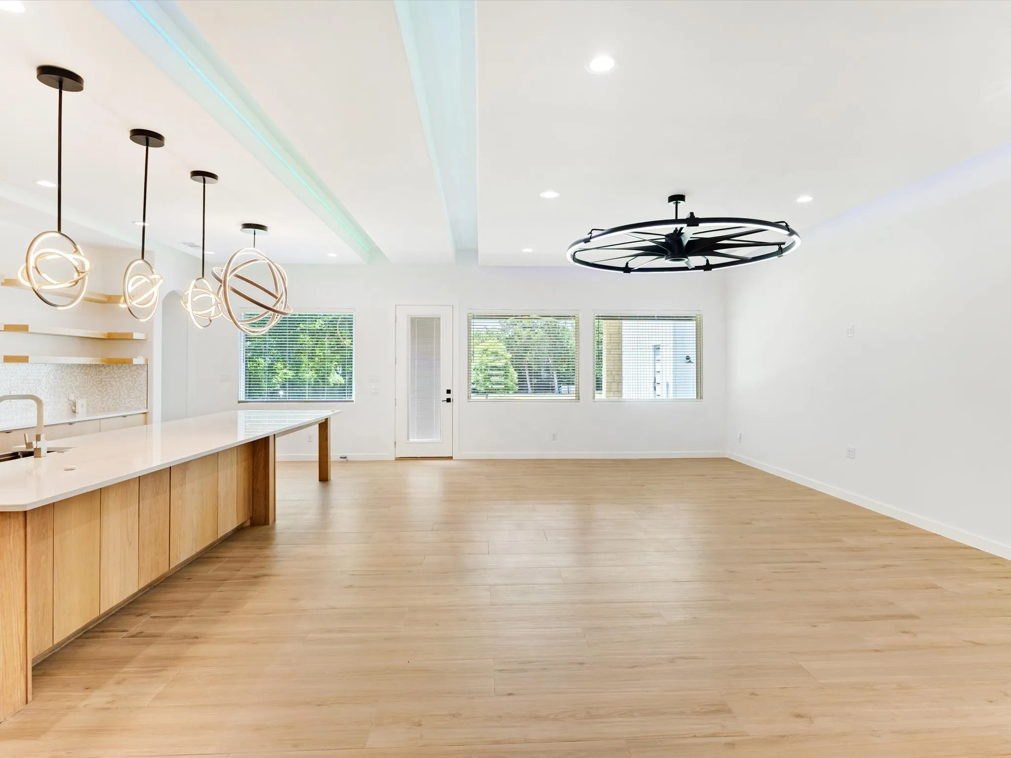 Single Family Residence For Sale in Dallas County , 1708 Dowdy Ferry Road, Hutchins, Texas 75141, 3 Bedroom, 2 Bathroom, 2 Garage spaces, 2,130 Sqft, built in 2022, mls#21329082, Real Estate Agent in Hutchins, Homes For Sale in Dallas county, Homes For Sale in Hutchins, Realtor in Hutchins Texas, Real Estate Brokerage Independent Realty Texas, Luminita Cordes Realtor