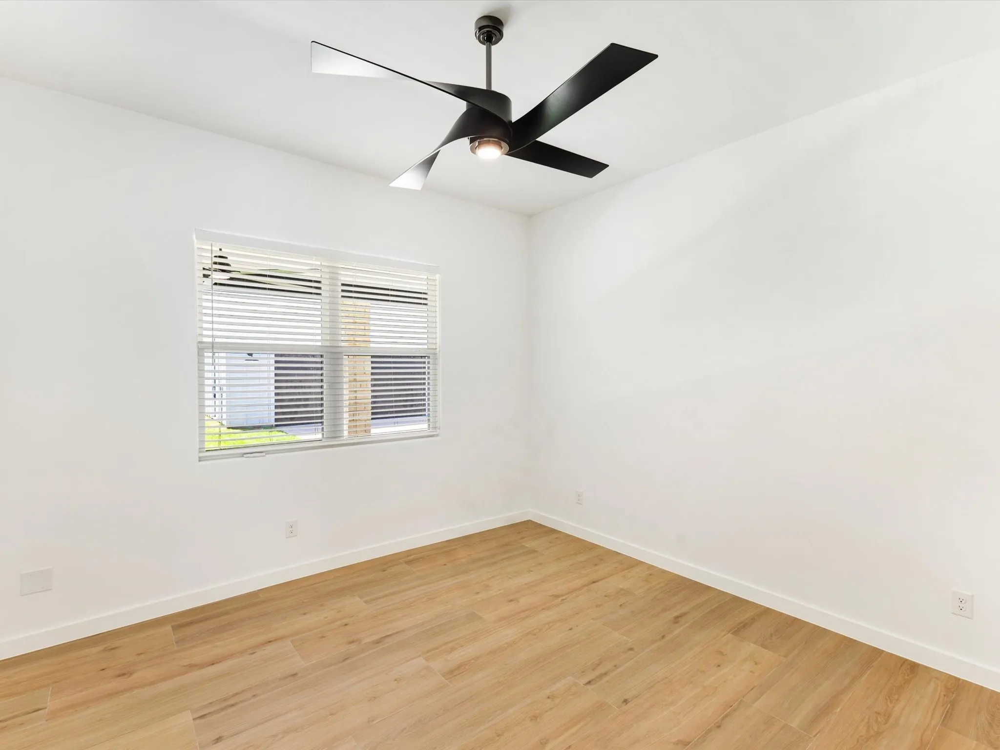 Single Family Residence For Sale in Dallas County , 1708 Dowdy Ferry Road, Hutchins, Texas 75141, 3 Bedroom, 2 Bathroom, 2 Garage spaces, 2,130 Sqft, built in 2022, mls#21329082, Real Estate Agent in Hutchins, Homes For Sale in Dallas county, Homes For Sale in Hutchins, Realtor in Hutchins Texas, Real Estate Brokerage Independent Realty Texas, Luminita Cordes Realtor