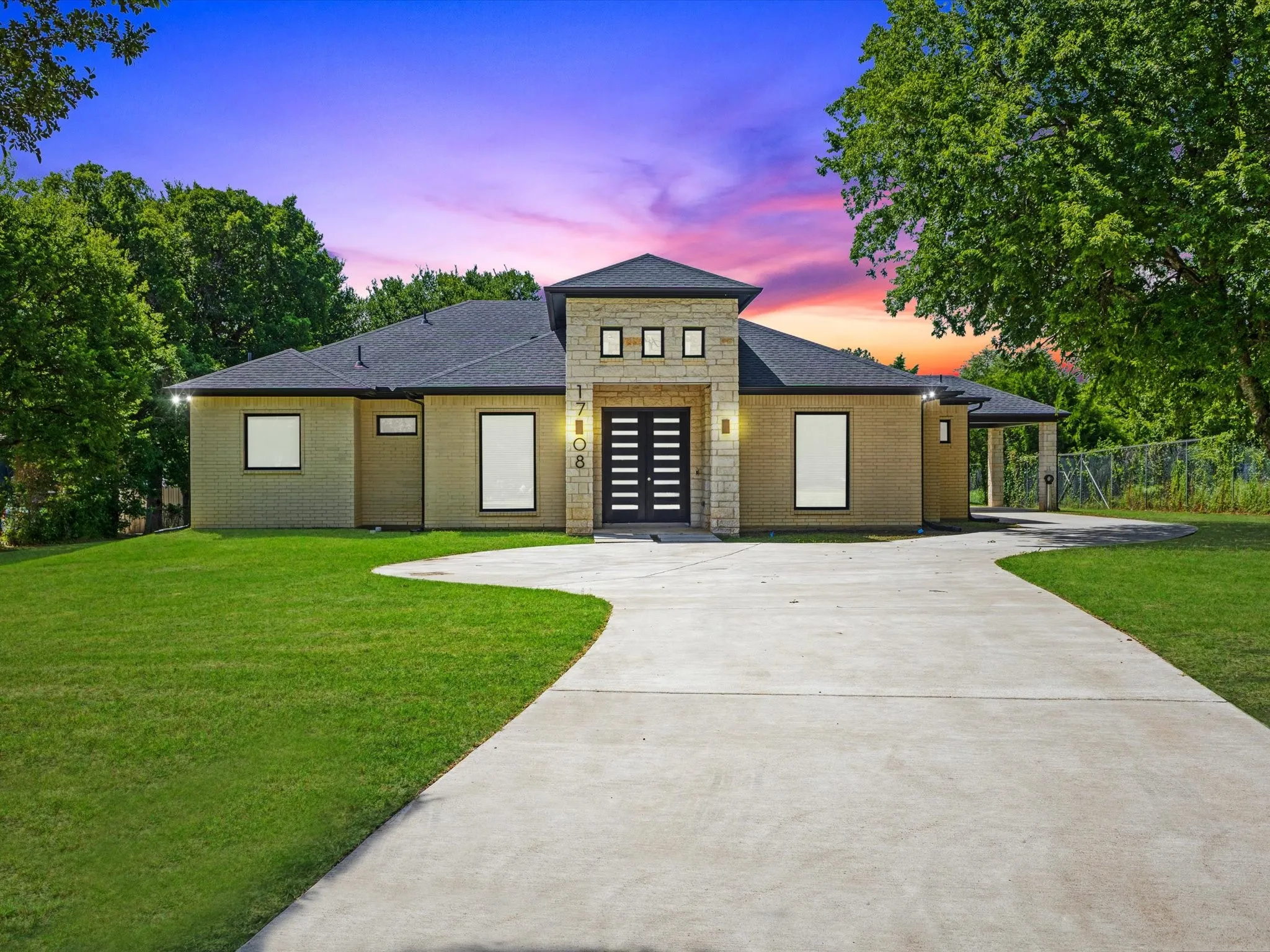 Single Family Residence For Sale in Dallas County , 1708 Dowdy Ferry Road, Hutchins, Texas 75141, 3 Bedroom, 2 Bathroom, 2 Garage spaces, 2,130 Sqft, built in 2022, mls#21329082, Real Estate Agent in Hutchins, Homes For Sale in Dallas county, Homes For Sale in Hutchins, Realtor in Hutchins Texas, Real Estate Brokerage Independent Realty Texas, Luminita Cordes Realtor