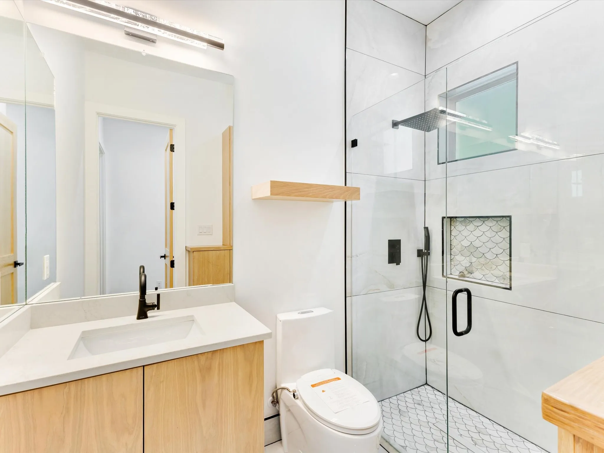 Single Family Residence For Sale in Dallas County , 1708 Dowdy Ferry Road, Hutchins, Texas 75141, 3 Bedroom, 2 Bathroom, 2 Garage spaces, 2,130 Sqft, built in 2022, mls#21329082, Real Estate Agent in Hutchins, Homes For Sale in Dallas county, Homes For Sale in Hutchins, Realtor in Hutchins Texas, Real Estate Brokerage Independent Realty Texas, Luminita Cordes Realtor