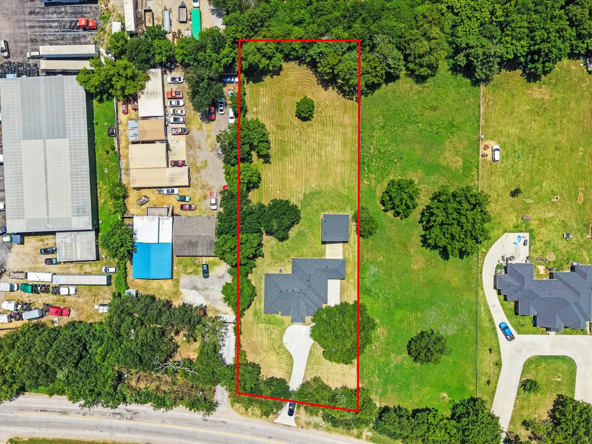 Single Family Residence For Sale in Dallas County , 1708 Dowdy Ferry Road, Hutchins, Texas 75141, 3 Bedroom, 2 Bathroom, 2 Garage spaces, 2,130 Sqft, built in 2022, mls#21329082, Real Estate Agent in Hutchins, Homes For Sale in Dallas county, Homes For Sale in Hutchins, Realtor in Hutchins Texas, Real Estate Brokerage Independent Realty Texas, Luminita Cordes Realtor