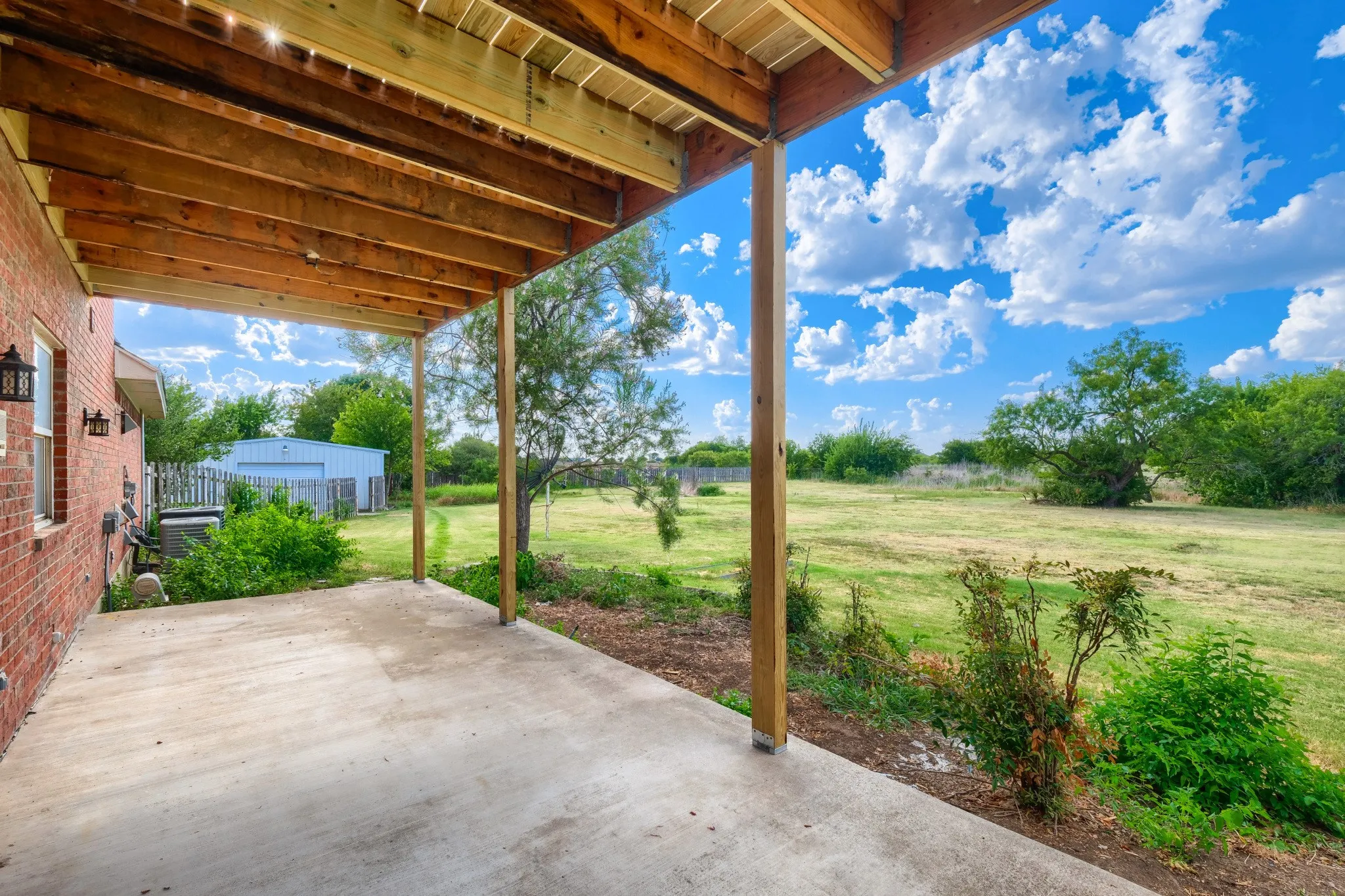 Single Family Residence For Sale in Tarrant County , 2508 Colt Lane, Crowley, Texas 76036, 5 Bedroom, 3 Bathroom, 3 Garage spaces, 3,786 Sqft, built in 1998, mls#21216849, Real Estate Agent in Crowley, Homes For Sale in Tarrant county, Homes For Sale in Crowley, Realtor in Crowley Texas, Real Estate Brokerage Independent Realty Texas, Luminita Cordes Realtor
