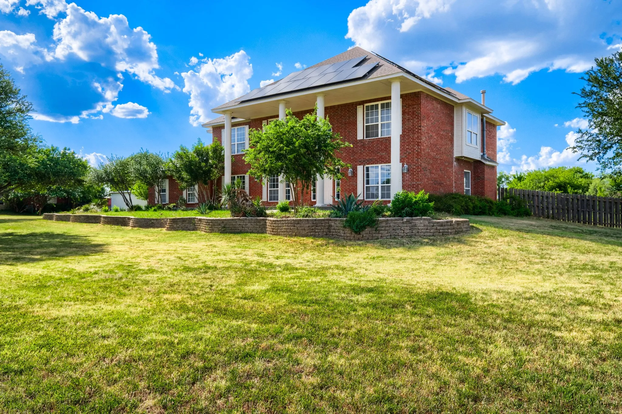 Single Family Residence For Sale in Tarrant County , 2508 Colt Lane, Crowley, Texas 76036, 5 Bedroom, 3 Bathroom, 3 Garage spaces, 3,786 Sqft, built in 1998, mls#21216849, Real Estate Agent in Crowley, Homes For Sale in Tarrant county, Homes For Sale in Crowley, Realtor in Crowley Texas, Real Estate Brokerage Independent Realty Texas, Luminita Cordes Realtor