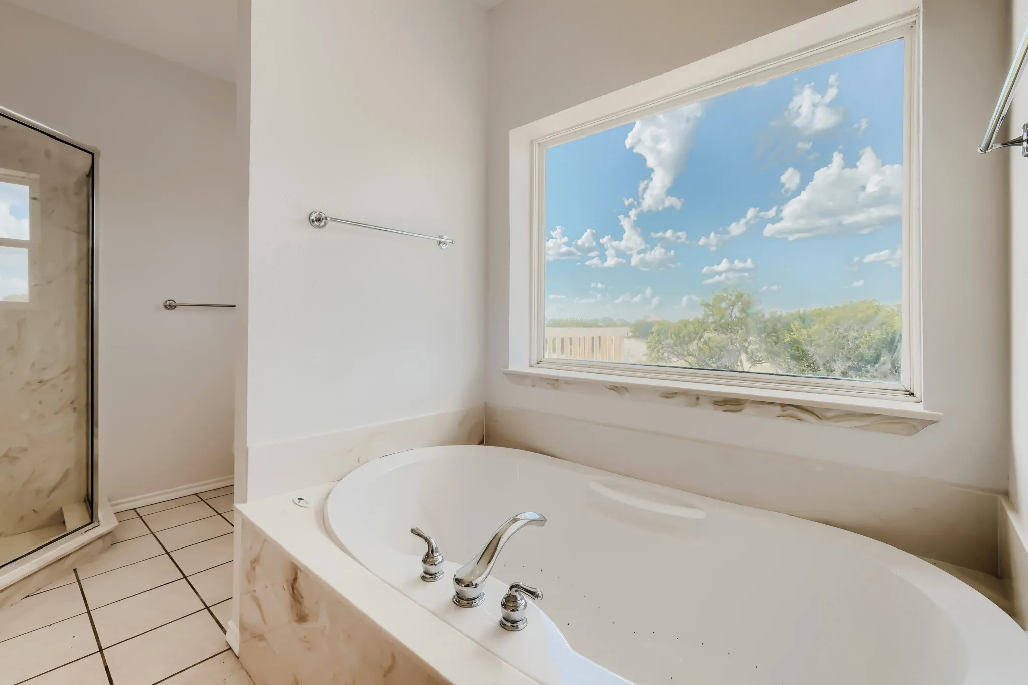 Single Family Residence For Sale in Tarrant County , 2508 Colt Lane, Crowley, Texas 76036, 5 Bedroom, 3 Bathroom, 3 Garage spaces, 3,786 Sqft, built in 1998, mls#21216849, Real Estate Agent in Crowley, Homes For Sale in Tarrant county, Homes For Sale in Crowley, Realtor in Crowley Texas, Real Estate Brokerage Independent Realty Texas, Luminita Cordes Realtor