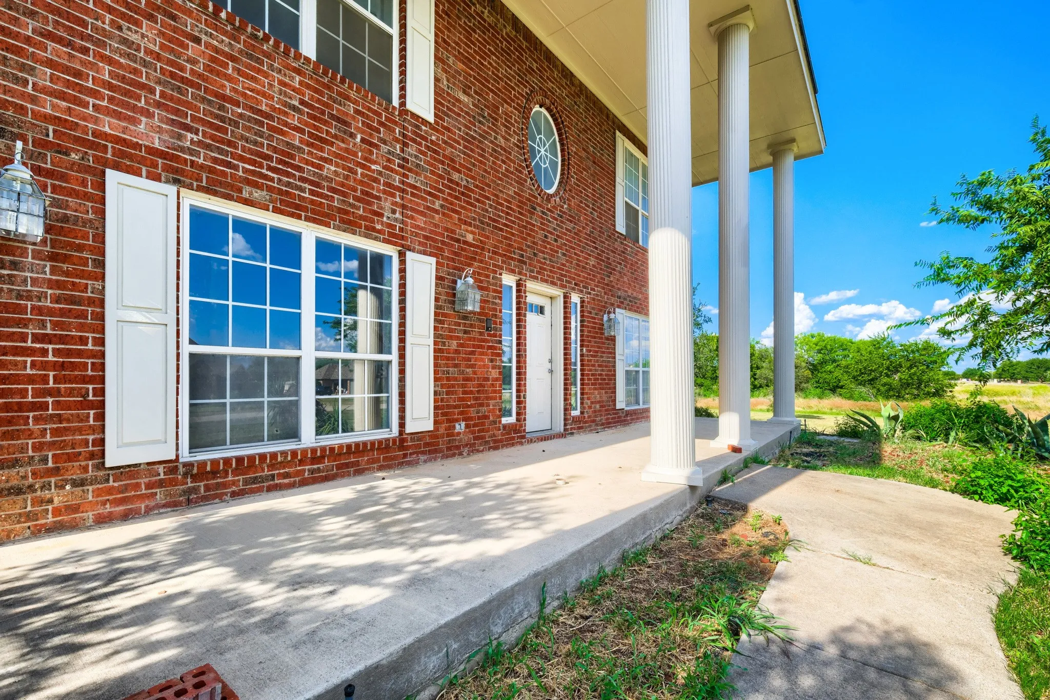 Single Family Residence For Sale in Tarrant County , 2508 Colt Lane, Crowley, Texas 76036, 5 Bedroom, 3 Bathroom, 3 Garage spaces, 3,786 Sqft, built in 1998, mls#21216849, Real Estate Agent in Crowley, Homes For Sale in Tarrant county, Homes For Sale in Crowley, Realtor in Crowley Texas, Real Estate Brokerage Independent Realty Texas, Luminita Cordes Realtor