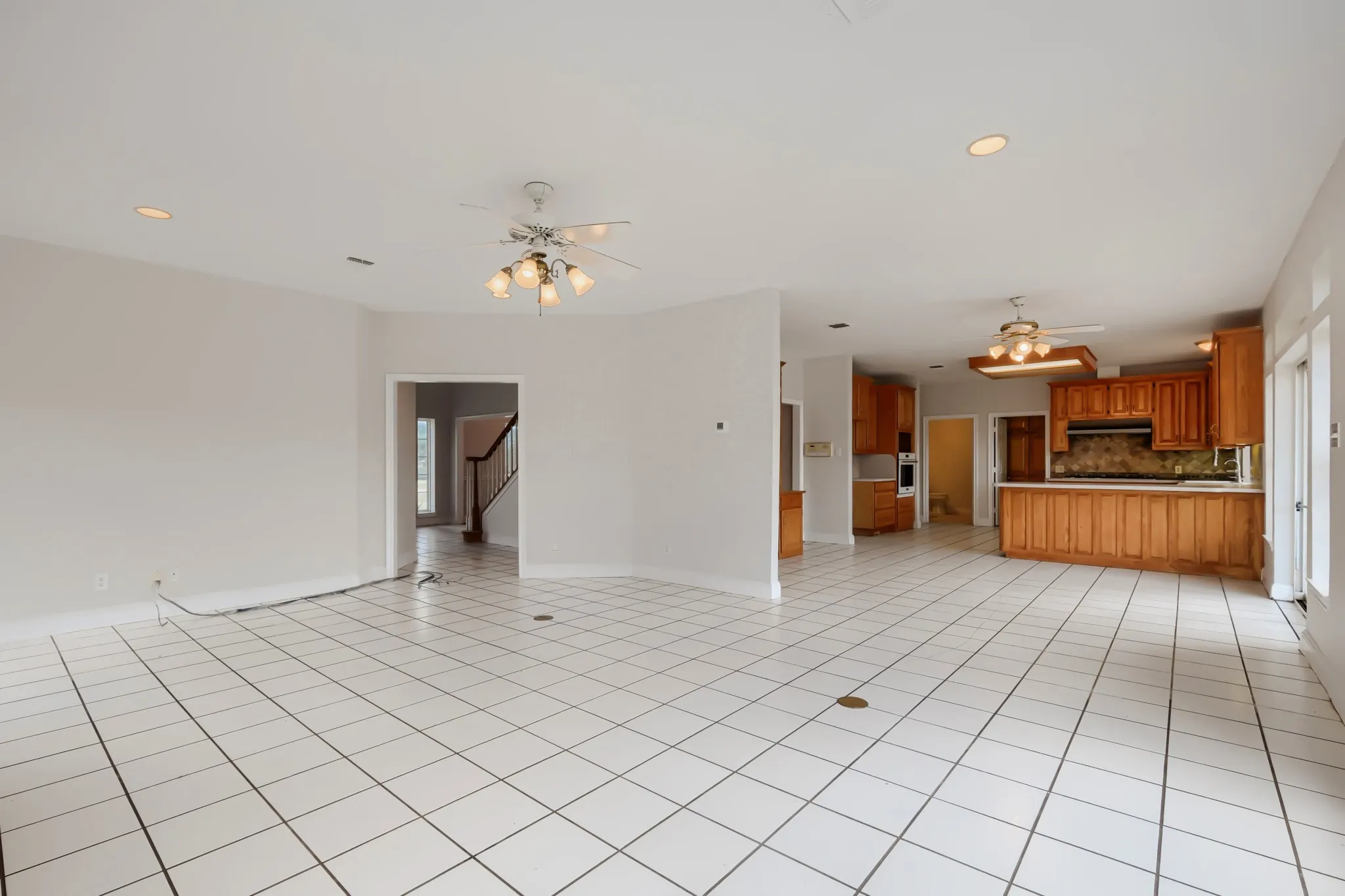 Single Family Residence For Sale in Tarrant County , 2508 Colt Lane, Crowley, Texas 76036, 5 Bedroom, 3 Bathroom, 3 Garage spaces, 3,786 Sqft, built in 1998, mls#21216849, Real Estate Agent in Crowley, Homes For Sale in Tarrant county, Homes For Sale in Crowley, Realtor in Crowley Texas, Real Estate Brokerage Independent Realty Texas, Luminita Cordes Realtor