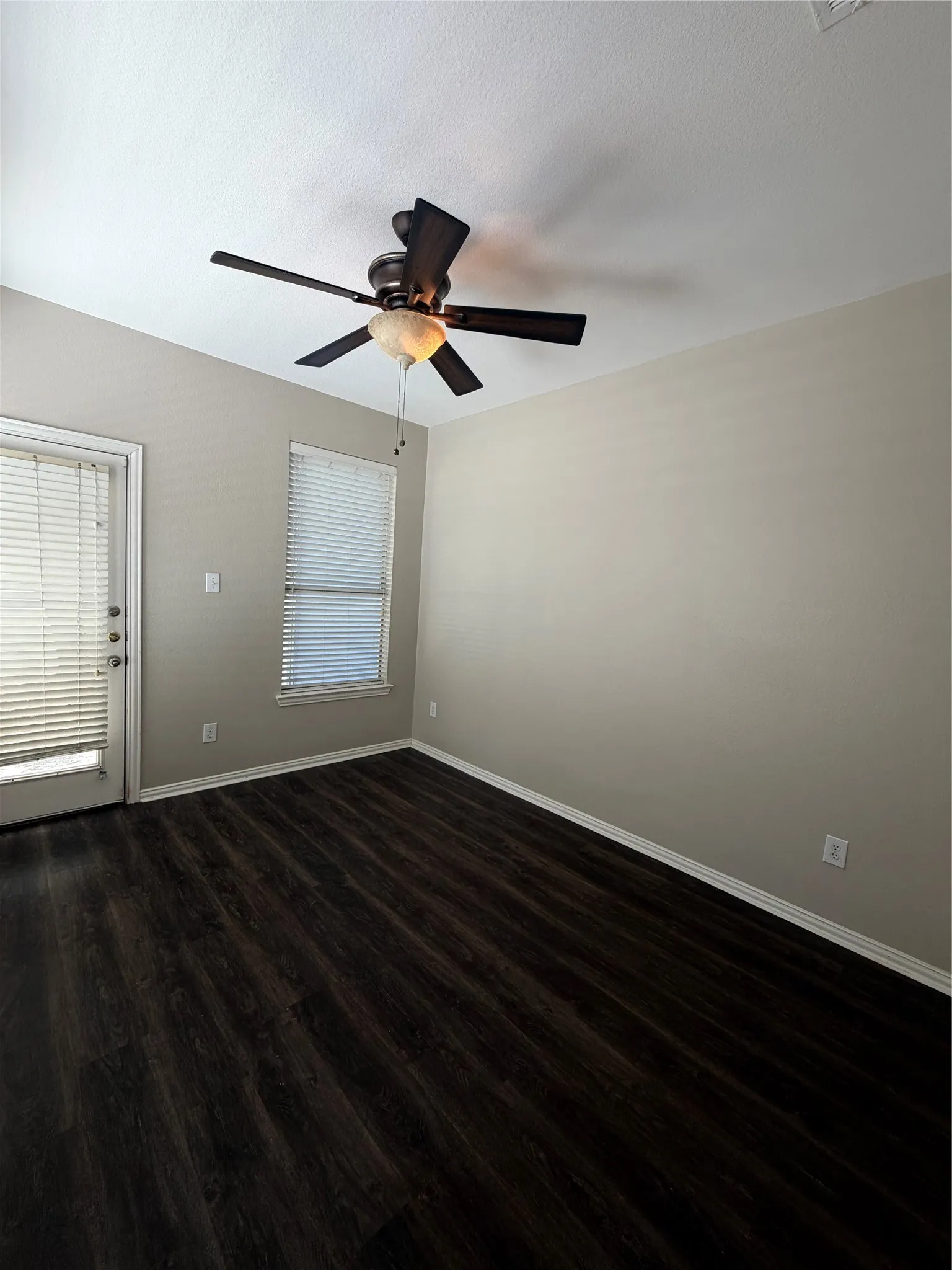 Single Family Residence For Rent in Denton County , 1016 Grey Fox Drive, Savannah, Texas 76227, 4 Bedroom, 3 Bathroom, 2 Garage spaces, 2,714 Sqft, built in 2005, mls#21329554, Real Estate Agent in Savannah, Homes For Rent in Denton county, Homes For Rent in Savannah, Realtor in Savannah Texas, Real Estate Brokerage Independent Realty Texas, Luminita Cordes Realtor