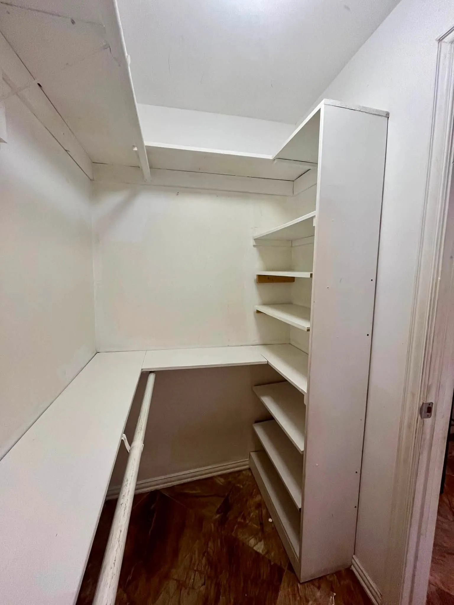 Single Family Residence For Rent in Dallas County , 2965 Clovis Avenue, Dallas, Texas 75233, 2 Bedroom, 2 Bathroom, Garage spaces, 973 Sqft, built in 1920, mls#21328661, Real Estate Agent in Dallas, Homes For Rent in Dallas county, Homes For Rent in Dallas, Realtor in Dallas Texas, Real Estate Brokerage Independent Realty Texas, Luminita Cordes Realtor