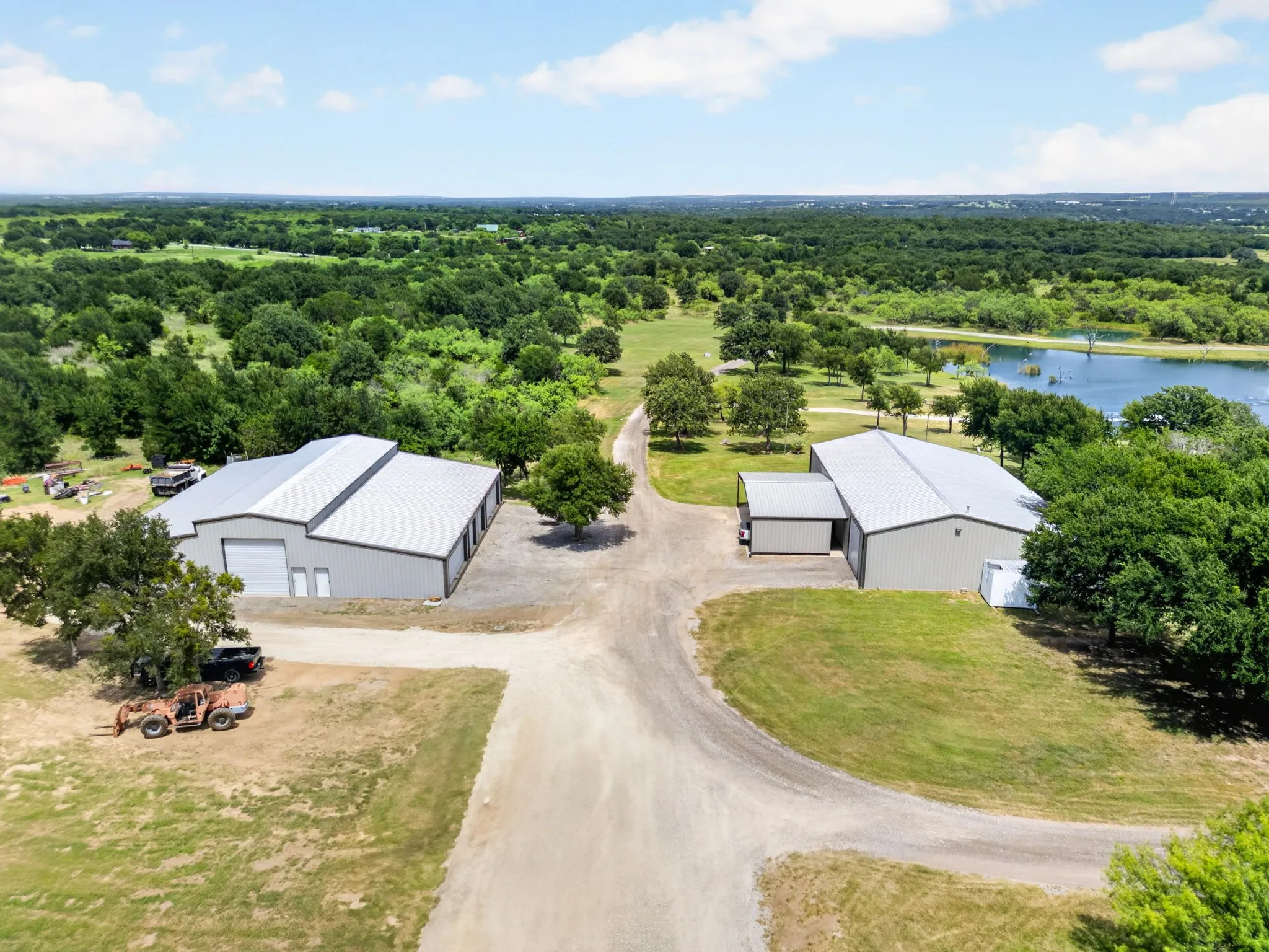 Single Family Residence For Sale in Parker County , 576 Maddux Road, Weatherford, Texas 76088, 3 Bedroom, 3 Bathroom, 3 Garage spaces, 3,216 Sqft, built in 2021, mls#21327825, Real Estate Agent in Weatherford, Homes For Sale in Parker county, Homes For Sale in Weatherford, Realtor in Weatherford Texas, Real Estate Brokerage Independent Realty Texas, Luminita Cordes Realtor