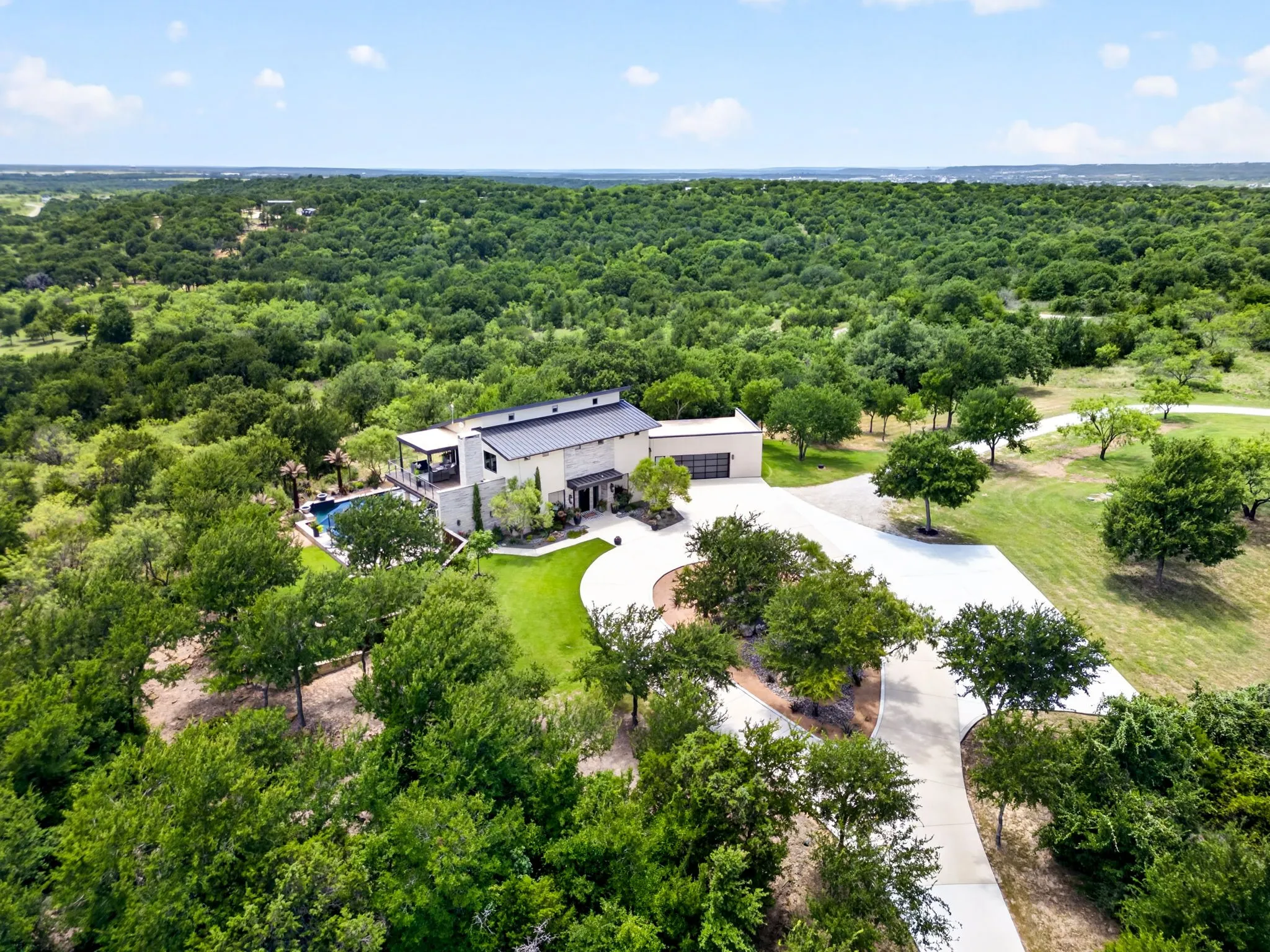 Single Family Residence For Sale in Parker County , 576 Maddux Road, Weatherford, Texas 76088, 3 Bedroom, 3 Bathroom, 3 Garage spaces, 3,216 Sqft, built in 2021, mls#21327825, Real Estate Agent in Weatherford, Homes For Sale in Parker county, Homes For Sale in Weatherford, Realtor in Weatherford Texas, Real Estate Brokerage Independent Realty Texas, Luminita Cordes Realtor