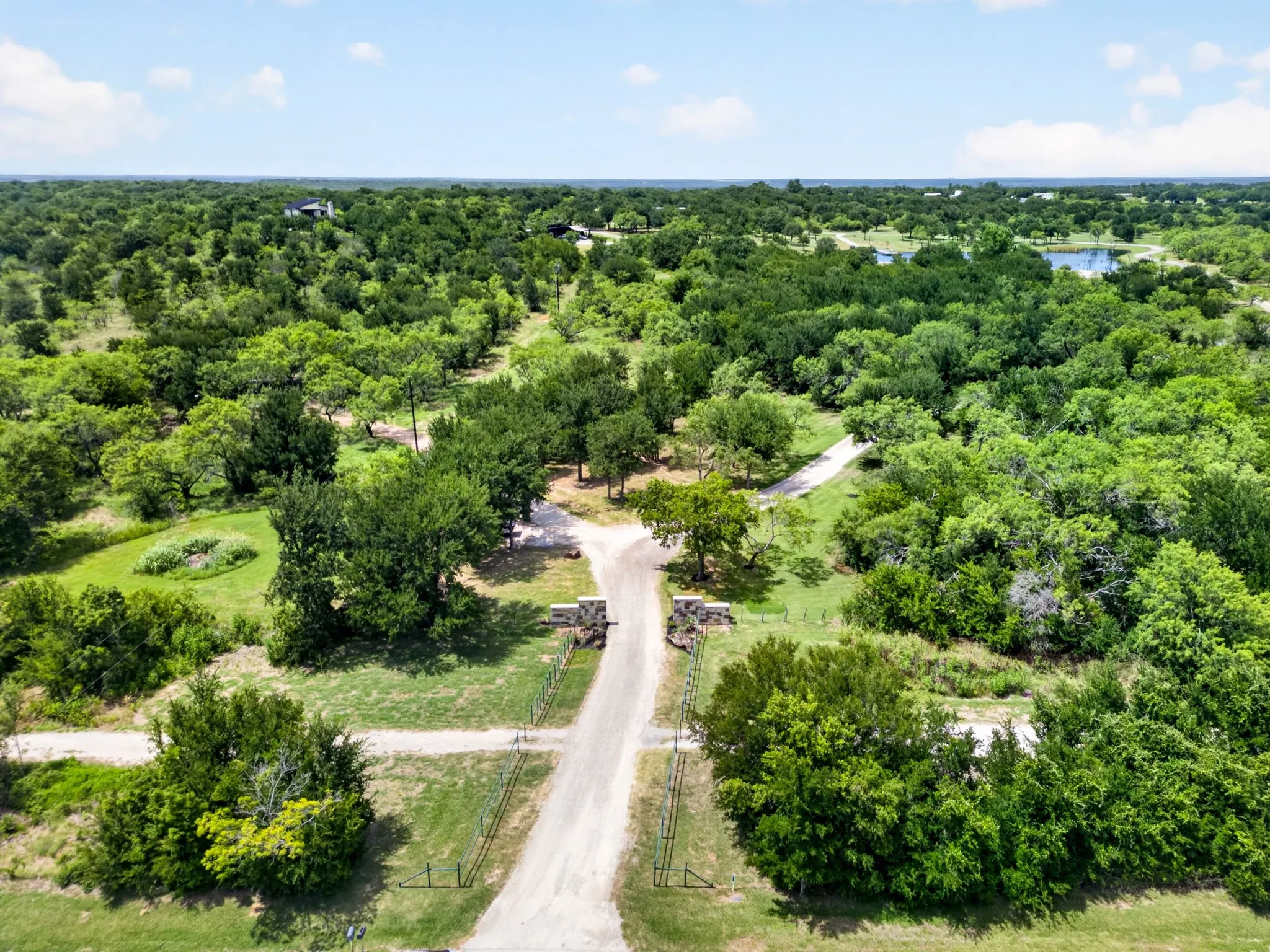 Single Family Residence For Sale in Parker County , 576 Maddux Road, Weatherford, Texas 76088, 3 Bedroom, 3 Bathroom, 3 Garage spaces, 3,216 Sqft, built in 2021, mls#21327825, Real Estate Agent in Weatherford, Homes For Sale in Parker county, Homes For Sale in Weatherford, Realtor in Weatherford Texas, Real Estate Brokerage Independent Realty Texas, Luminita Cordes Realtor