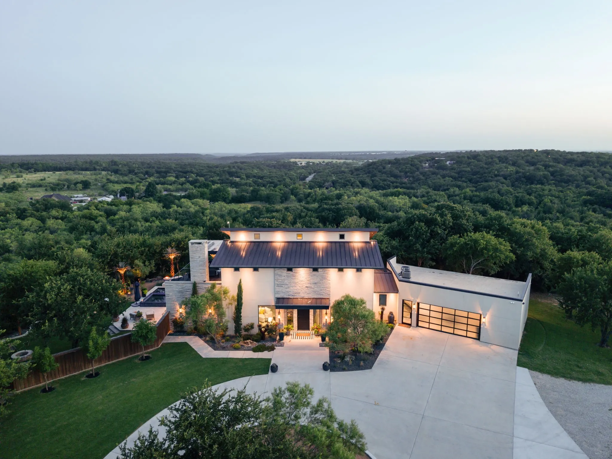 Single Family Residence For Sale in Parker County , 576 Maddux Road, Weatherford, Texas 76088, 3 Bedroom, 3 Bathroom, 3 Garage spaces, 3,216 Sqft, built in 2021, mls#21327825, Real Estate Agent in Weatherford, Homes For Sale in Parker county, Homes For Sale in Weatherford, Realtor in Weatherford Texas, Real Estate Brokerage Independent Realty Texas, Luminita Cordes Realtor