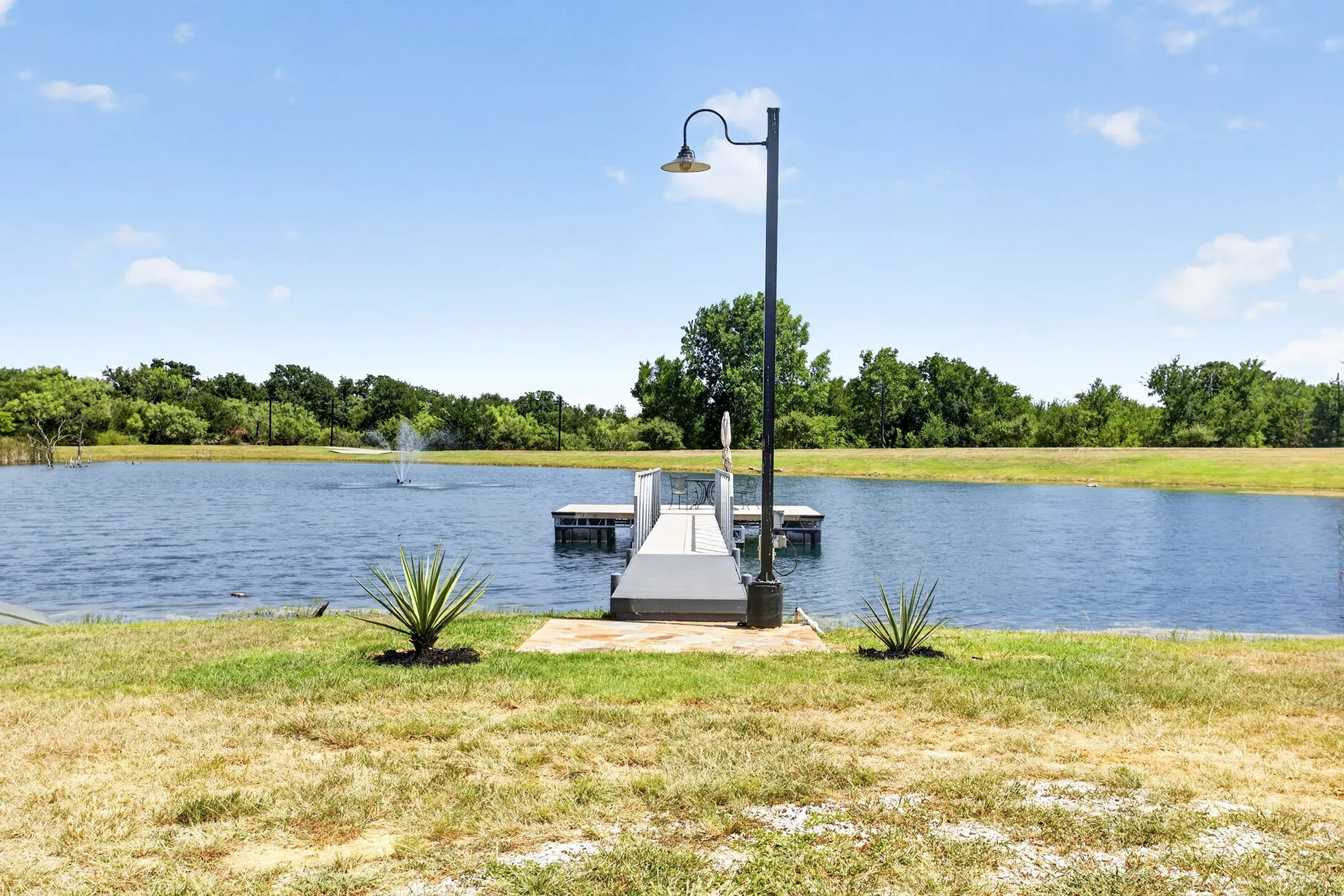 Single Family Residence For Sale in Parker County , 576 Maddux Road, Weatherford, Texas 76088, 3 Bedroom, 3 Bathroom, 3 Garage spaces, 3,216 Sqft, built in 2021, mls#21327825, Real Estate Agent in Weatherford, Homes For Sale in Parker county, Homes For Sale in Weatherford, Realtor in Weatherford Texas, Real Estate Brokerage Independent Realty Texas, Luminita Cordes Realtor