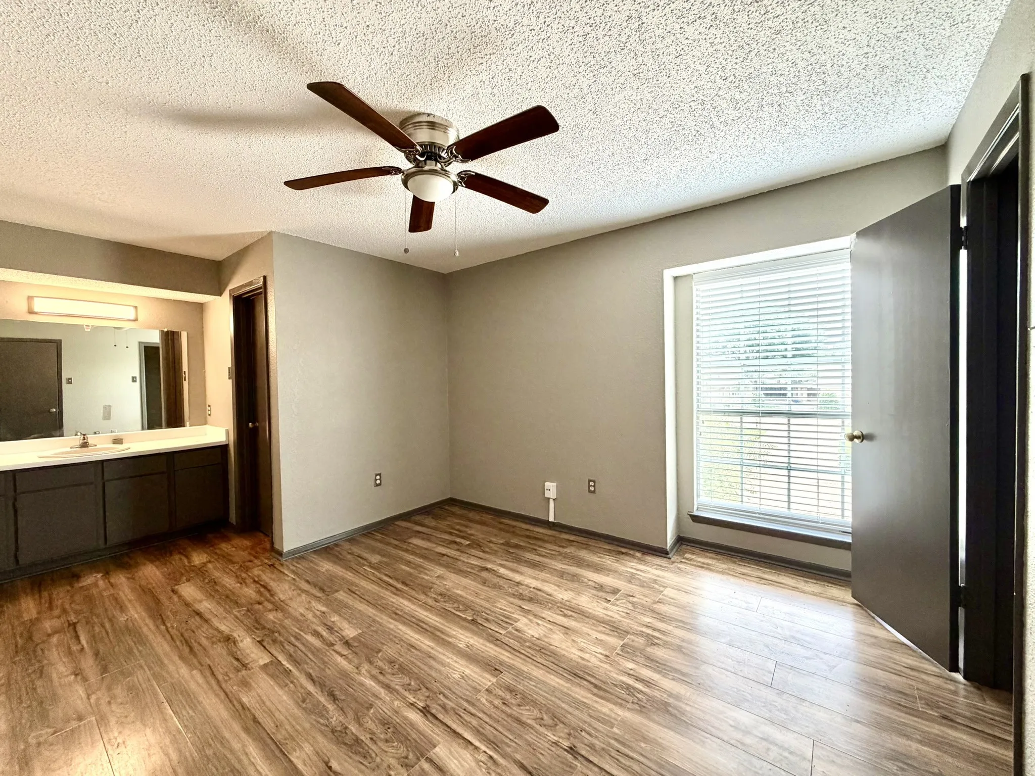 Condominium For Sale in Dallas County , 12482 Abrams Road 2521, Dallas, Texas 75243, 2 Bedrooms, 2 Bathrooms, Garage spaces, 955 Sqft, built in 1982, Price $175,000, mls#21329378, Real Estate Agent in Dallas, Homes For Sale in Dallas county, Homes For Sale in Dallas, Realtor in Dallas Texas, Real Estate Brokerage Independent Realty Texas, Luminita Cordes Realtor