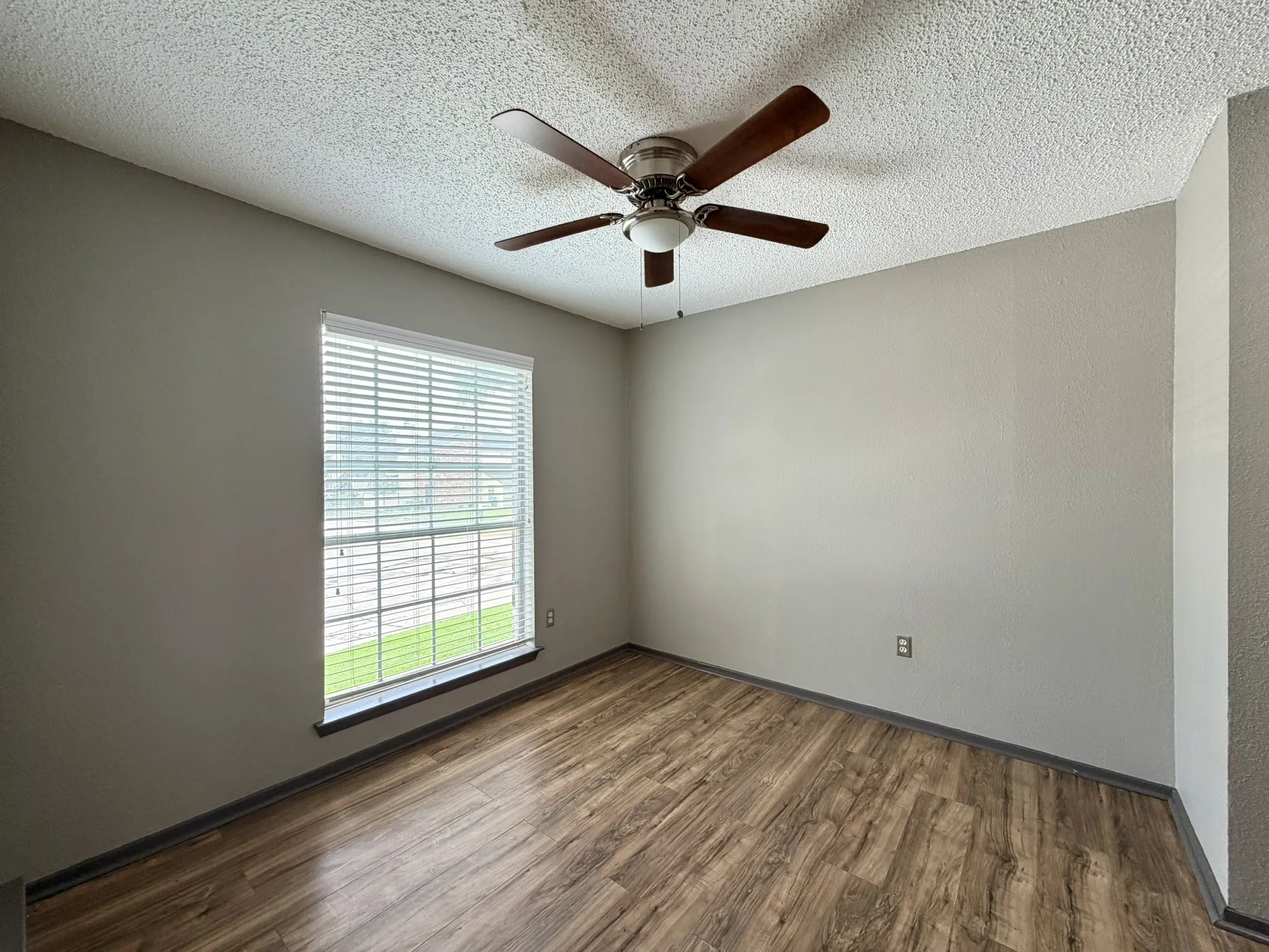 Condominium For Sale in Dallas County , 12482 Abrams Road 2521, Dallas, Texas 75243, 2 Bedrooms, 2 Bathrooms, Garage spaces, 955 Sqft, built in 1982, Price $175,000, mls#21329378, Real Estate Agent in Dallas, Homes For Sale in Dallas county, Homes For Sale in Dallas, Realtor in Dallas Texas, Real Estate Brokerage Independent Realty Texas, Luminita Cordes Realtor