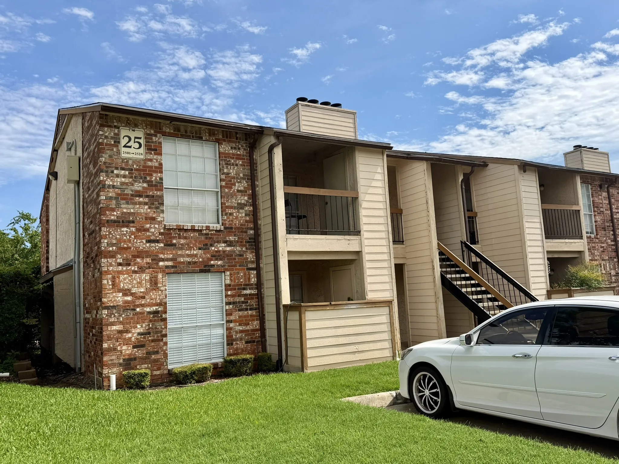 Condominium For Sale in Dallas County , 12482 Abrams Road 2521, Dallas, Texas 75243, 2 Bedrooms, 2 Bathrooms, Garage spaces, 955 Sqft, built in 1982, Price $175,000, mls#21329378, Real Estate Agent in Dallas, Homes For Sale in Dallas county, Homes For Sale in Dallas, Realtor in Dallas Texas, Real Estate Brokerage Independent Realty Texas, Luminita Cordes Realtor